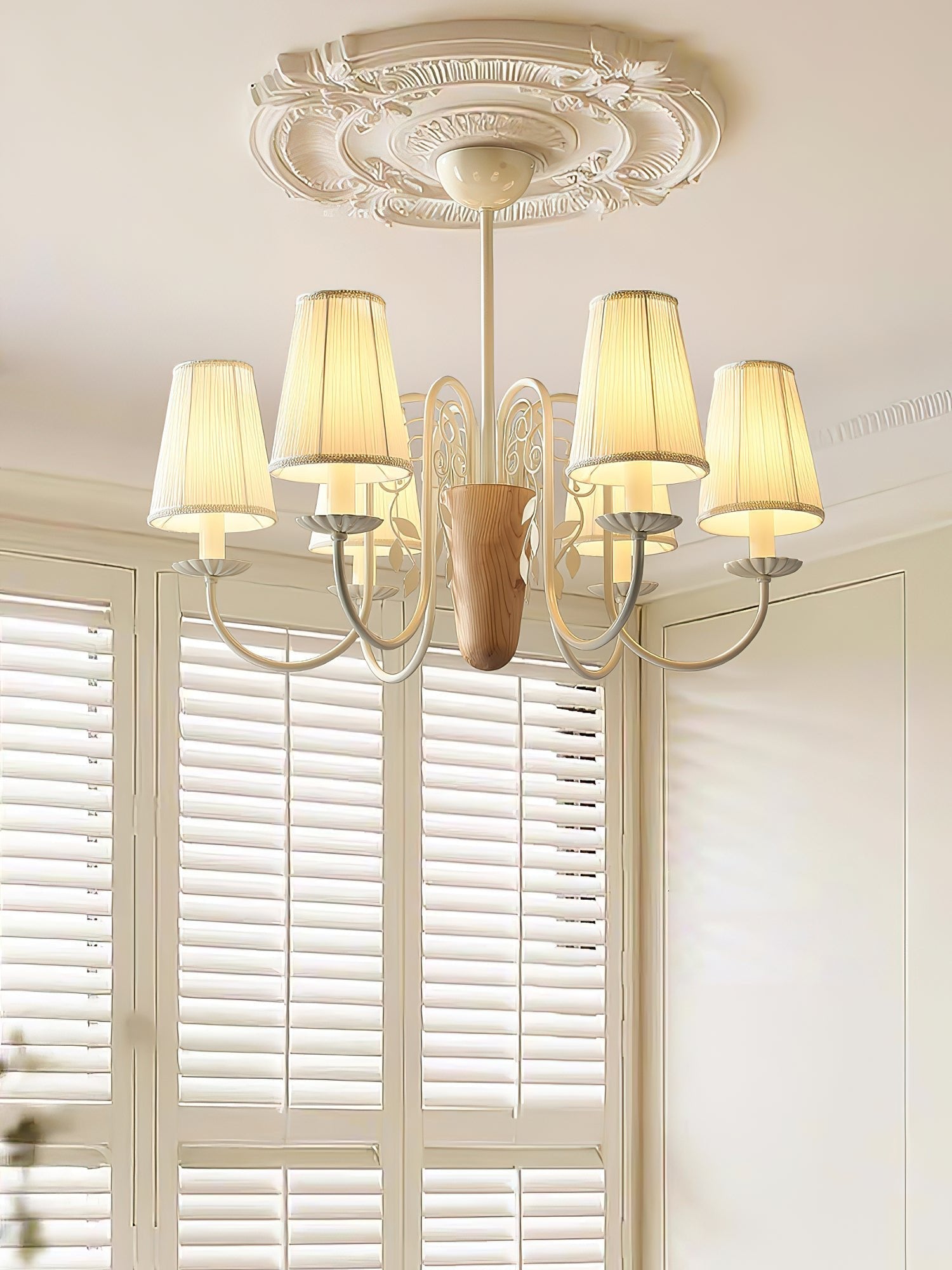 Solthys Chandelier-Neutral Decor