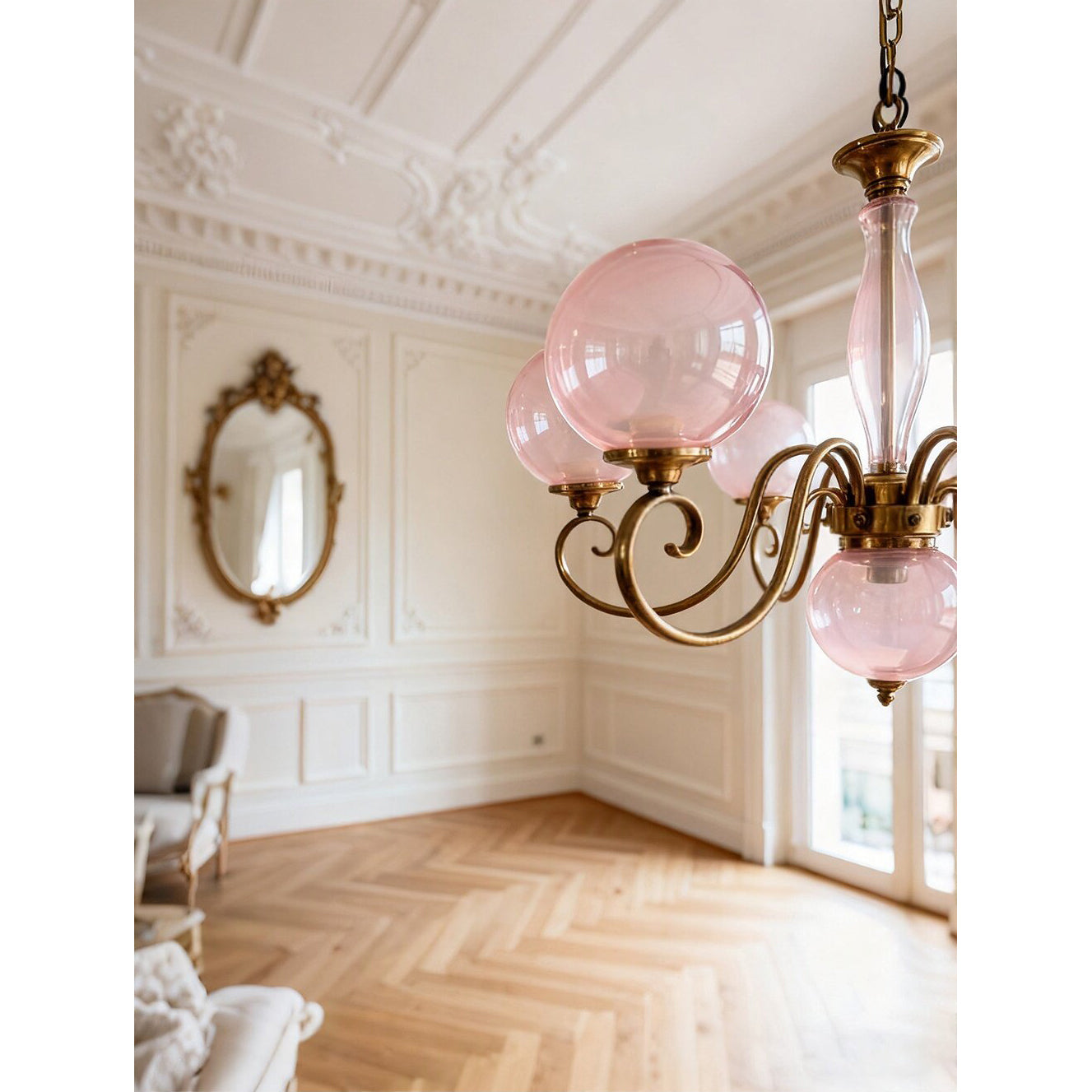 The mounting canopy and hanging chain in antique brass finish.