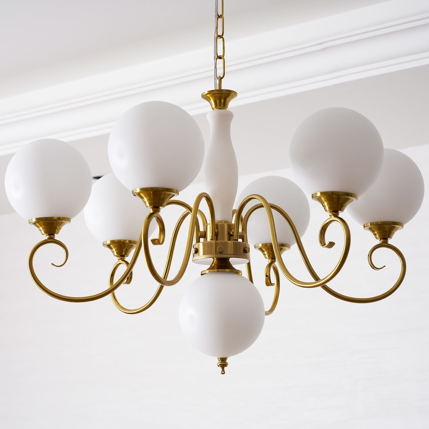The complete silhouette of the Evelyn Chandelier.