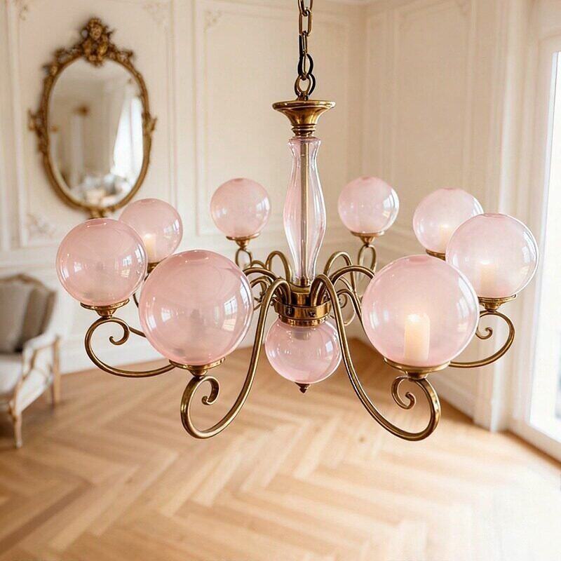 The 6+1 head configuration of the Evelyn Chandelier.