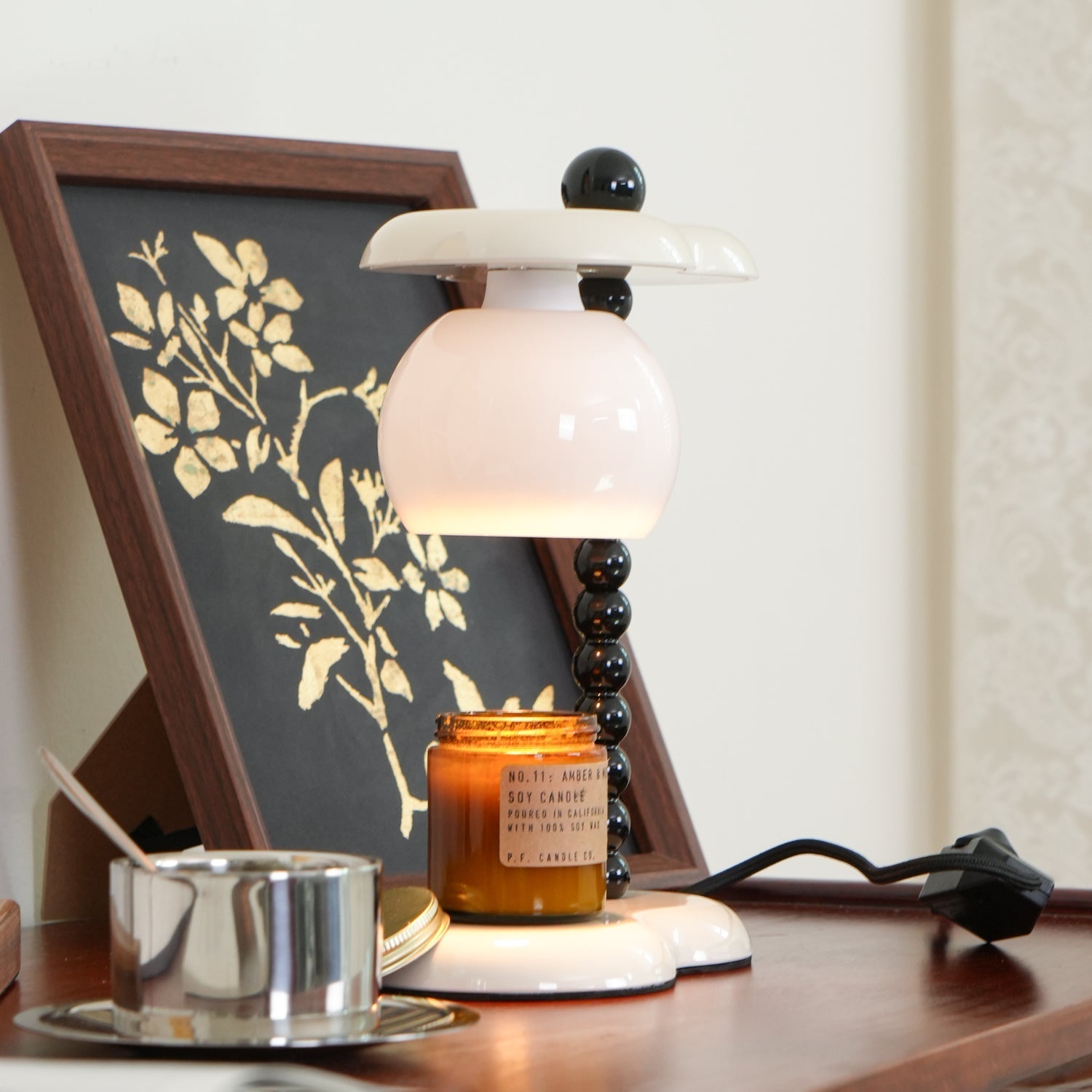 Viloce Resin Traditional Table Lamp-Neutral Decor