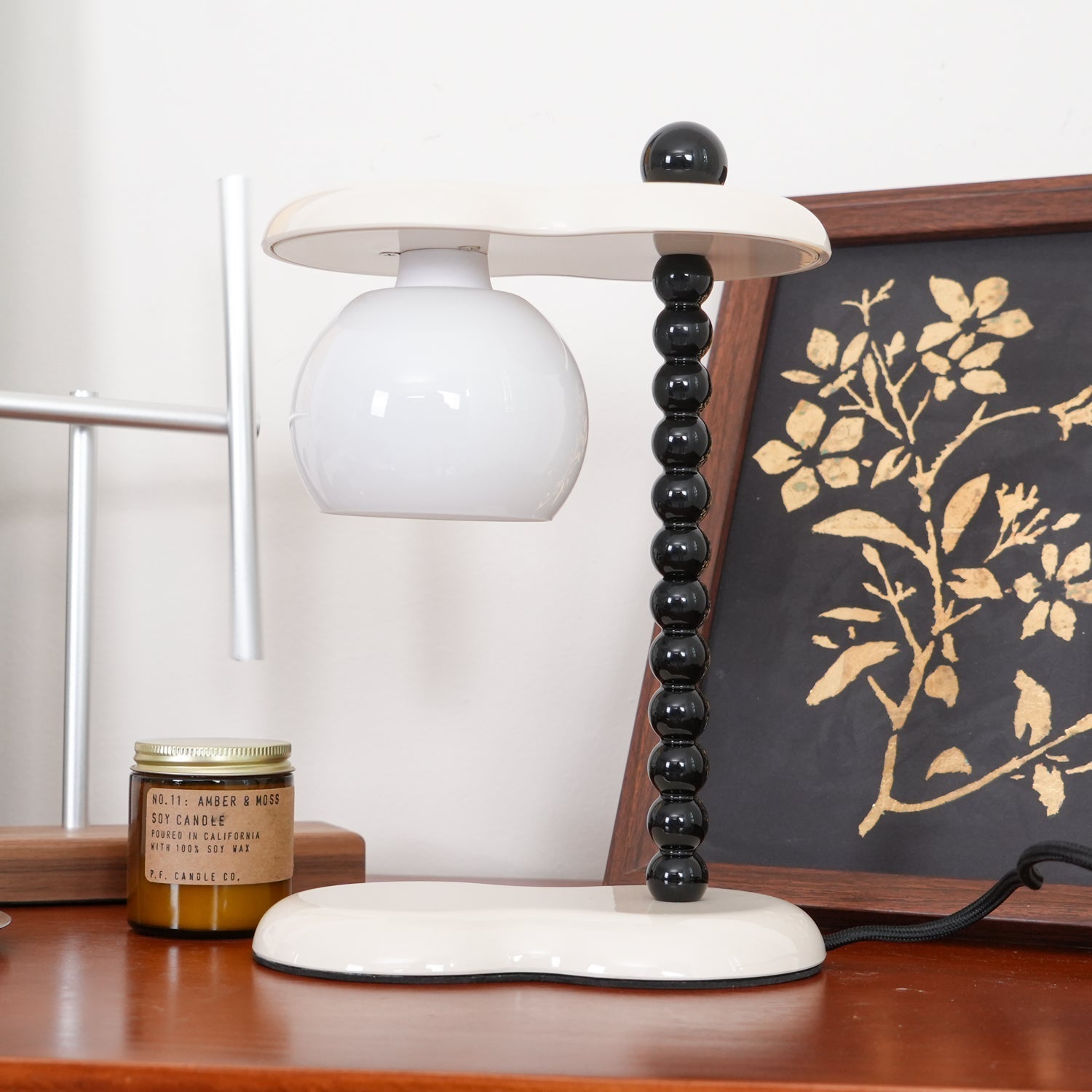 Viloce Resin Traditional Table Lamp-Neutral Decor