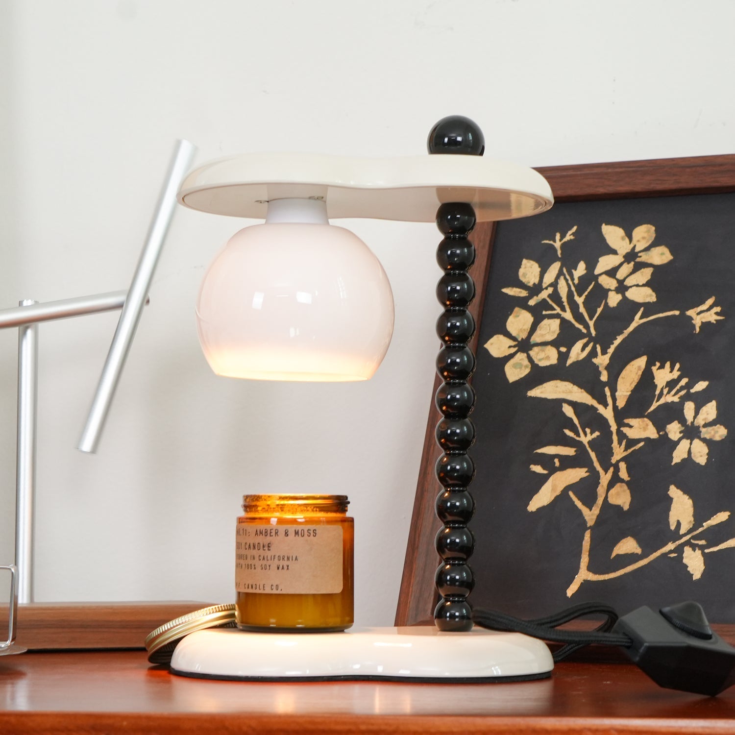 Viloce Resin Traditional Table Lamp-Neutral Decor