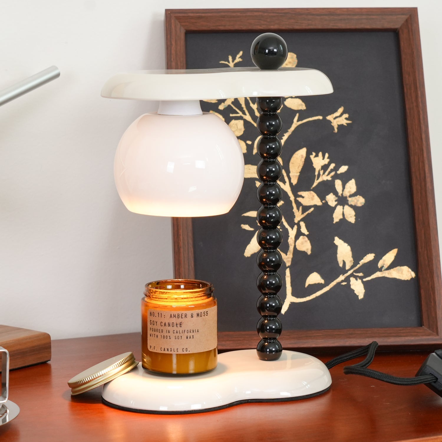 Viloce Resin Traditional Table Lamp-Neutral Decor