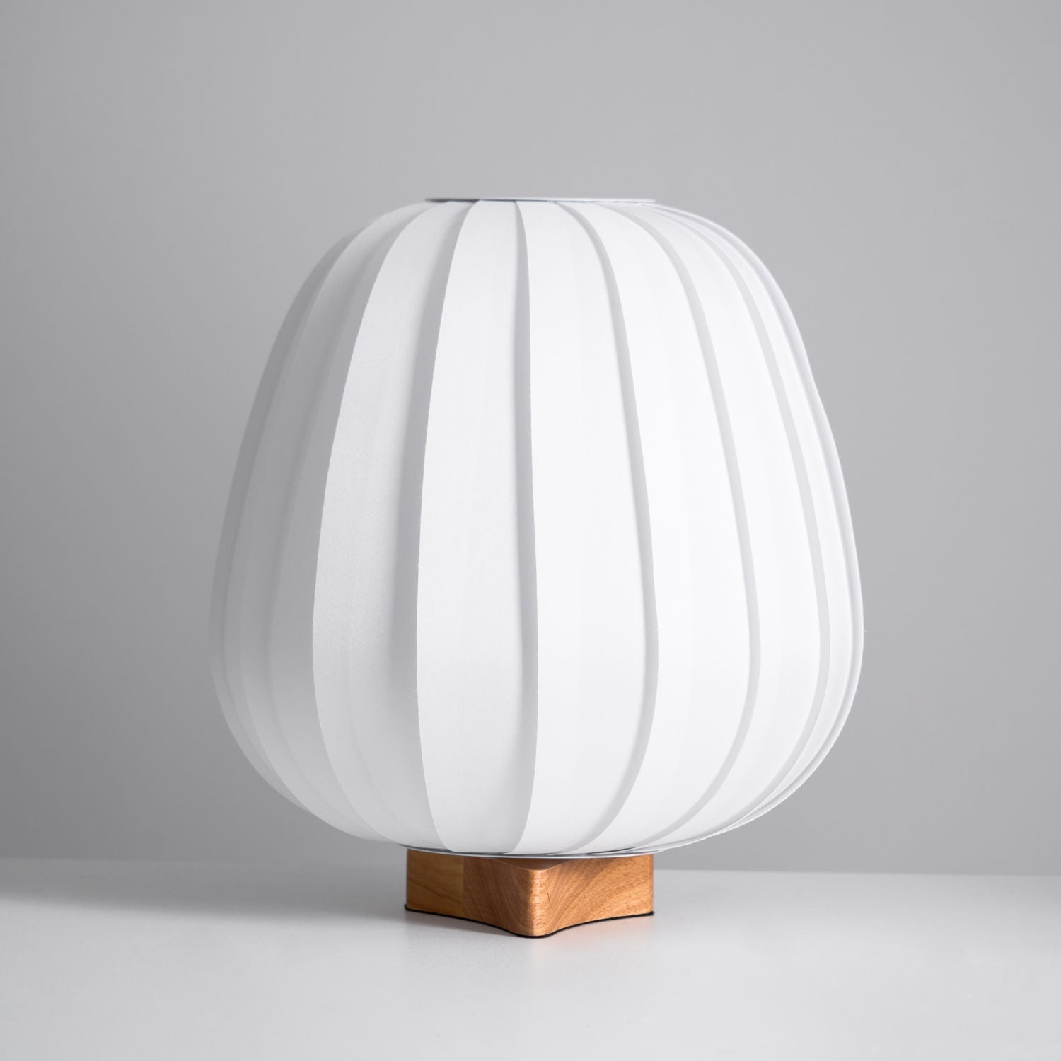 Elenor Fabric Minimalist Table Lamp-Neutral Decor