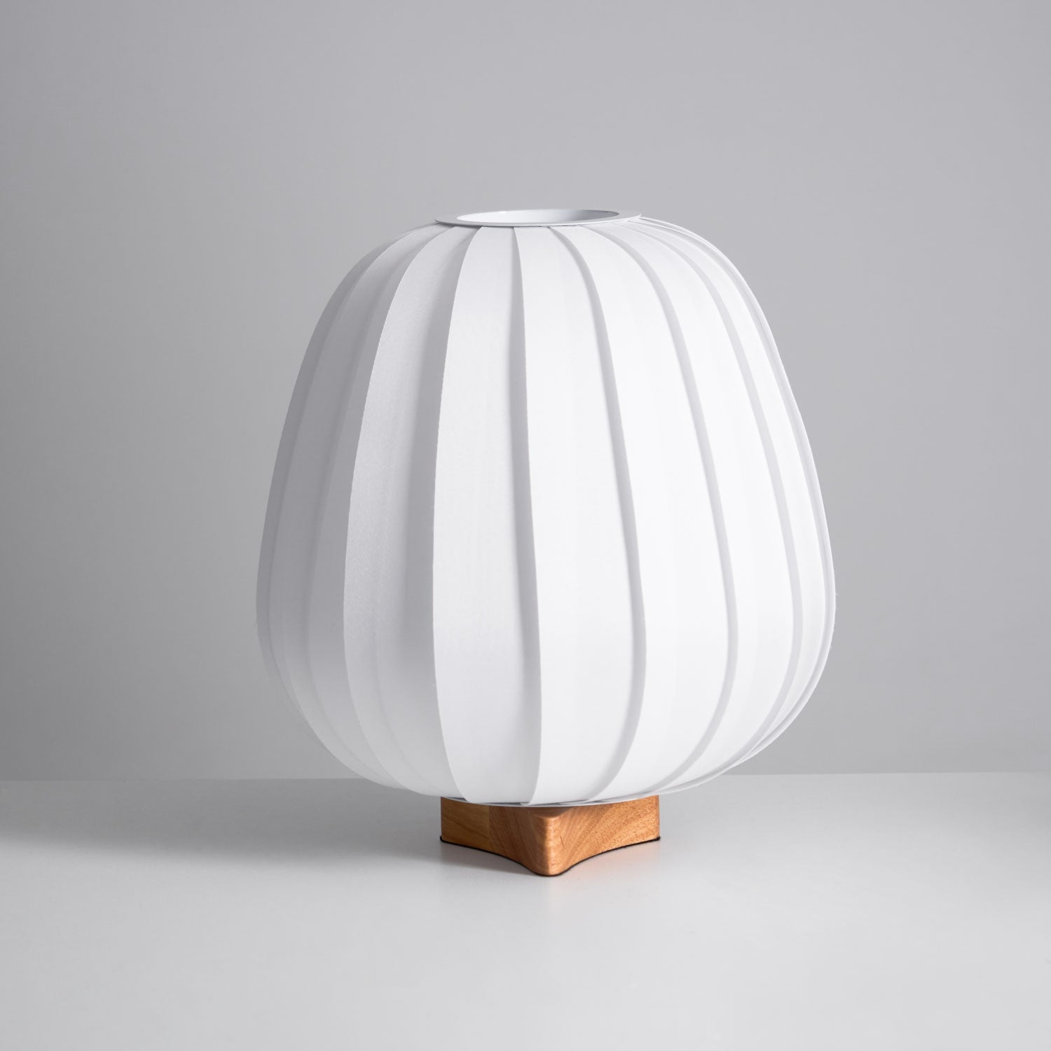 Elenor Fabric Minimalist Table Lamp-Neutral Decor