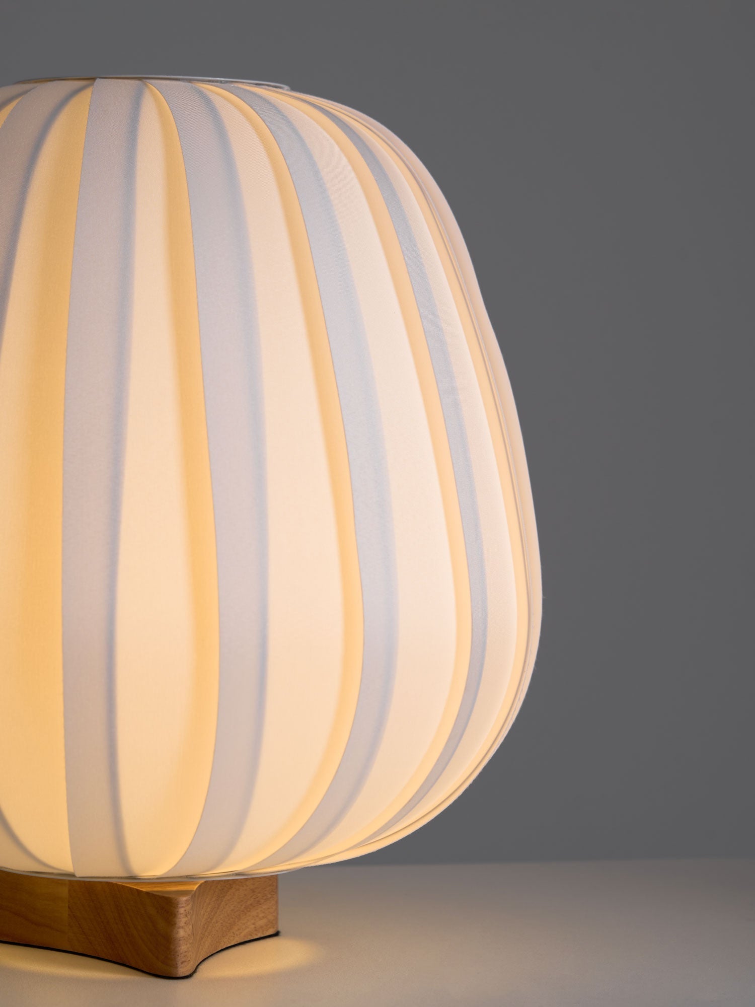 Elenor Fabric Minimalist Table Lamp-Neutral Decor