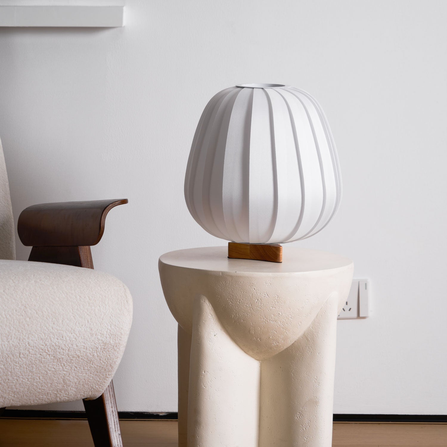 Elenor Fabric Minimalist Table Lamp-Neutral Decor