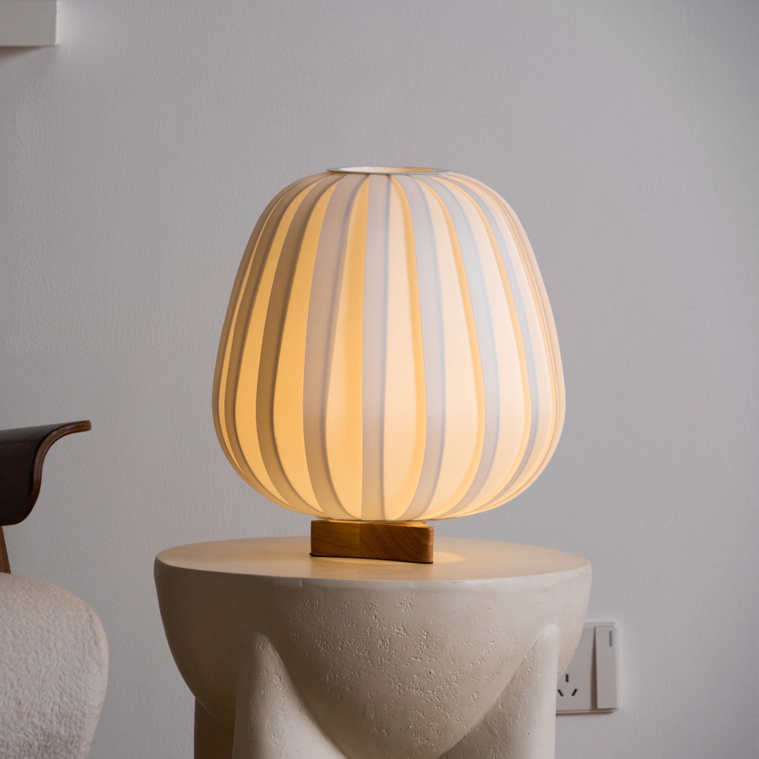 Elenor Fabric Minimalist Table Lamp-Neutral Decor