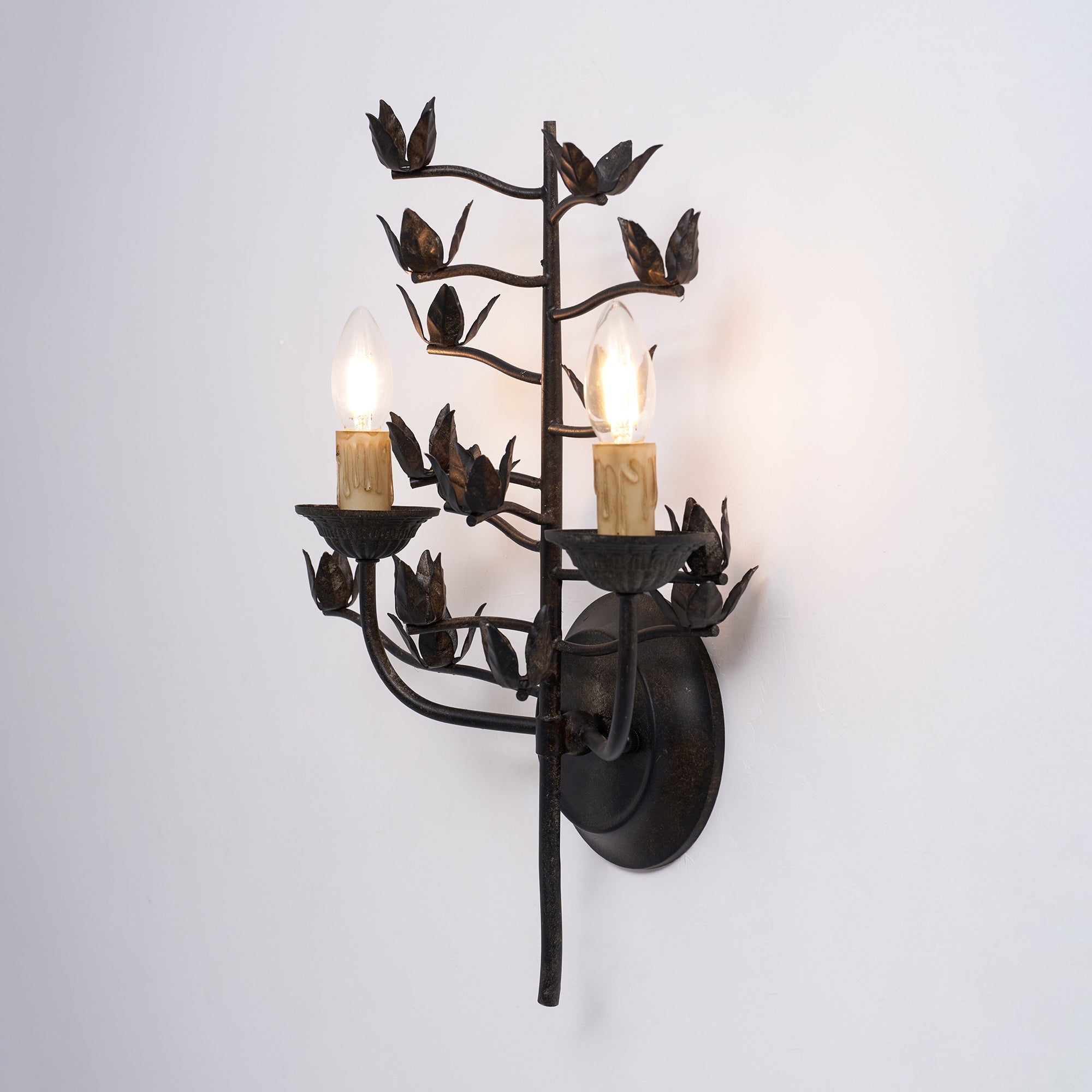 A detailed view of the smaller twigs on the branch design.