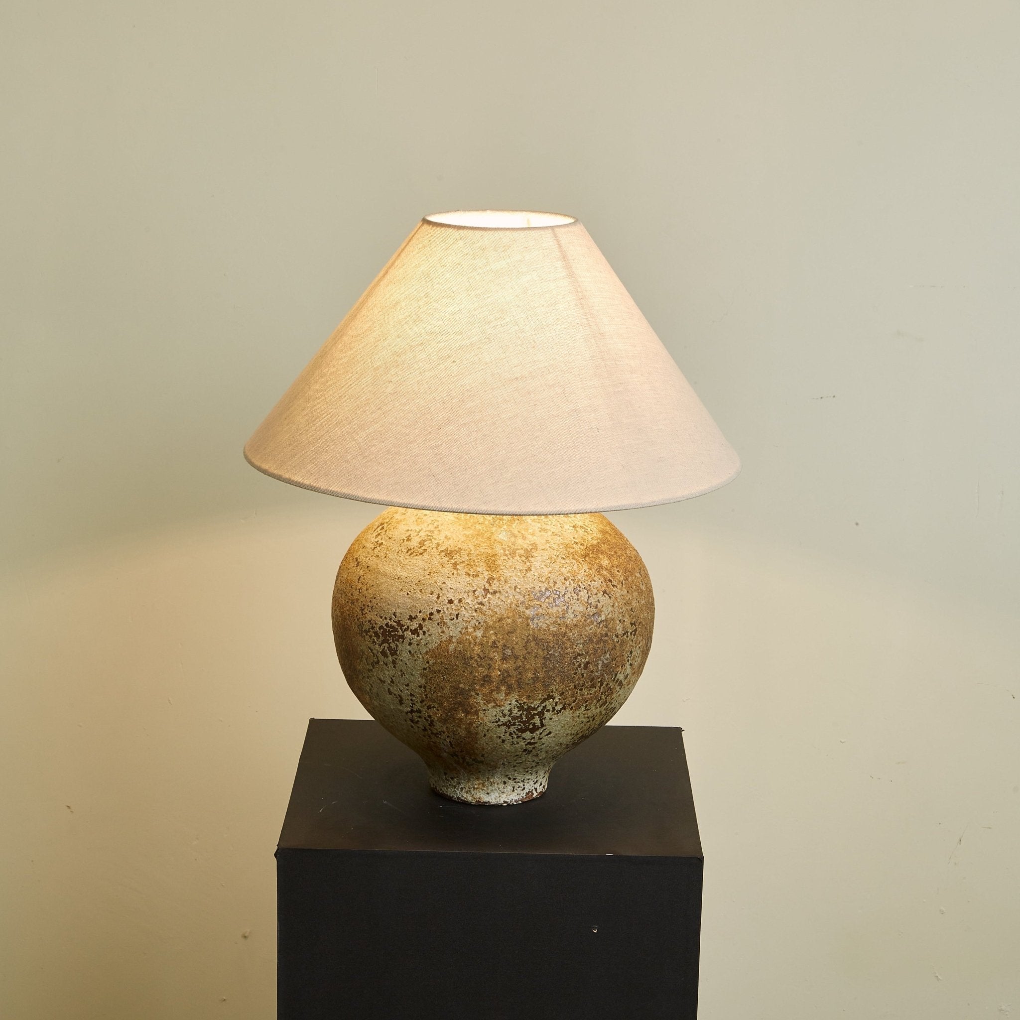 Lirys Modern Ceramics Table Lamp-Neutral Decor