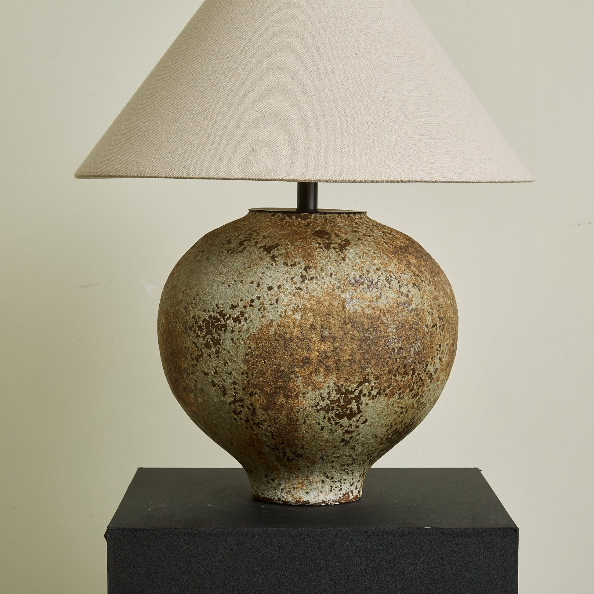 Lirys Modern Ceramics Table Lamp-Neutral Decor