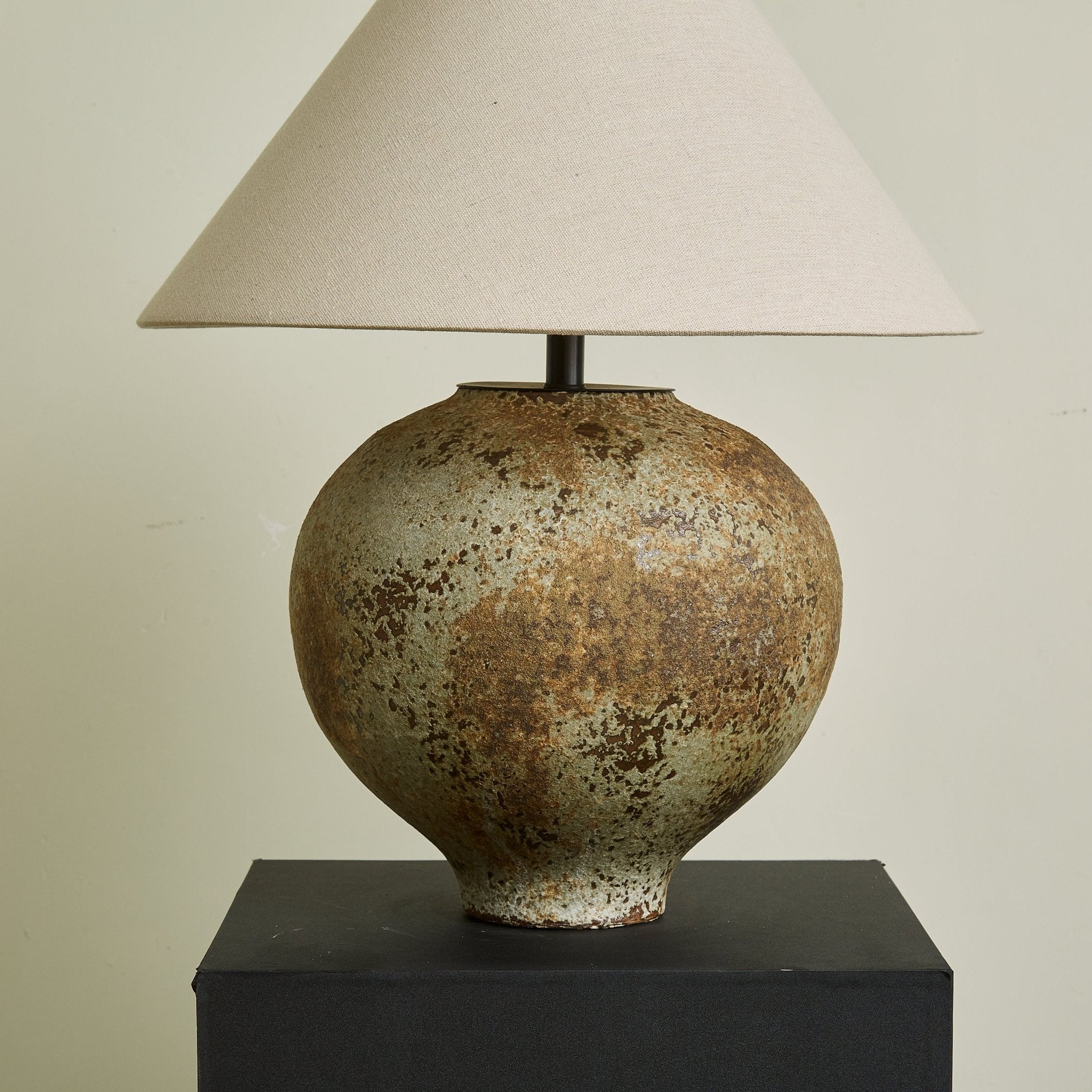 Lirys Modern Ceramics Table Lamp-Neutral Decor