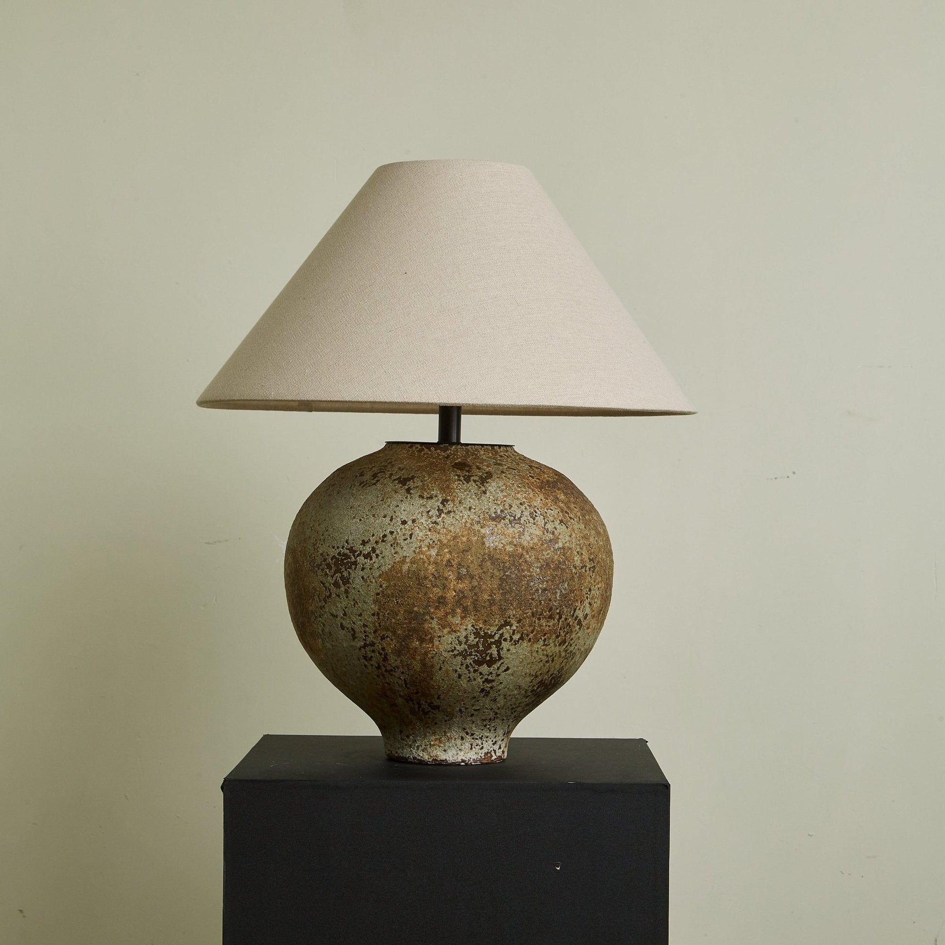 Lirys Modern Ceramics Table Lamp-Neutral Decor