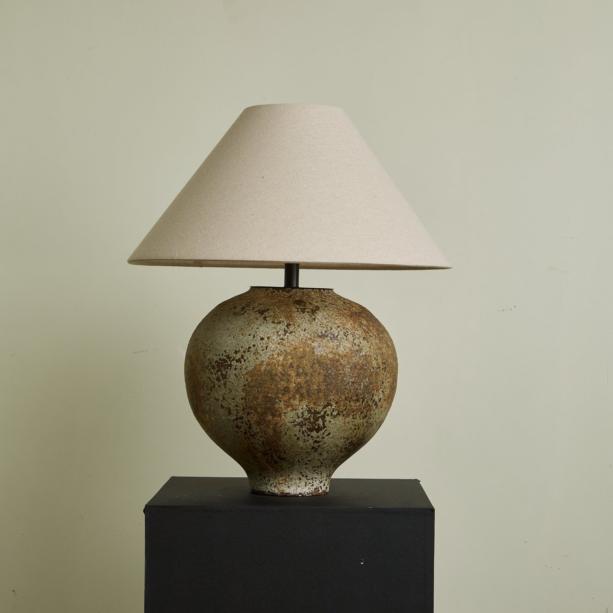 Lirys Modern Ceramics Table Lamp-Neutral Decor