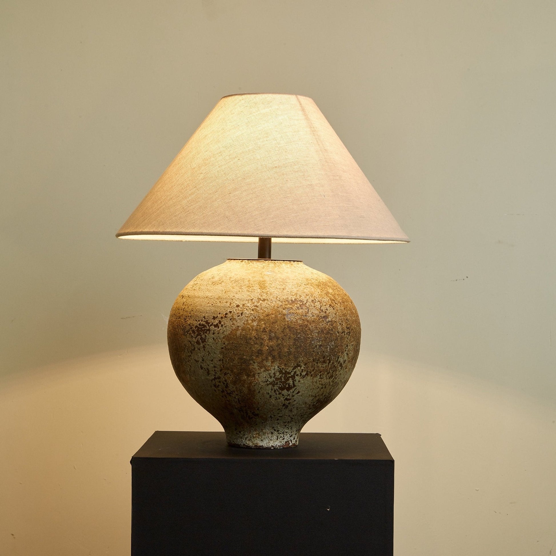 Lirys Modern Ceramics Table Lamp-Neutral Decor