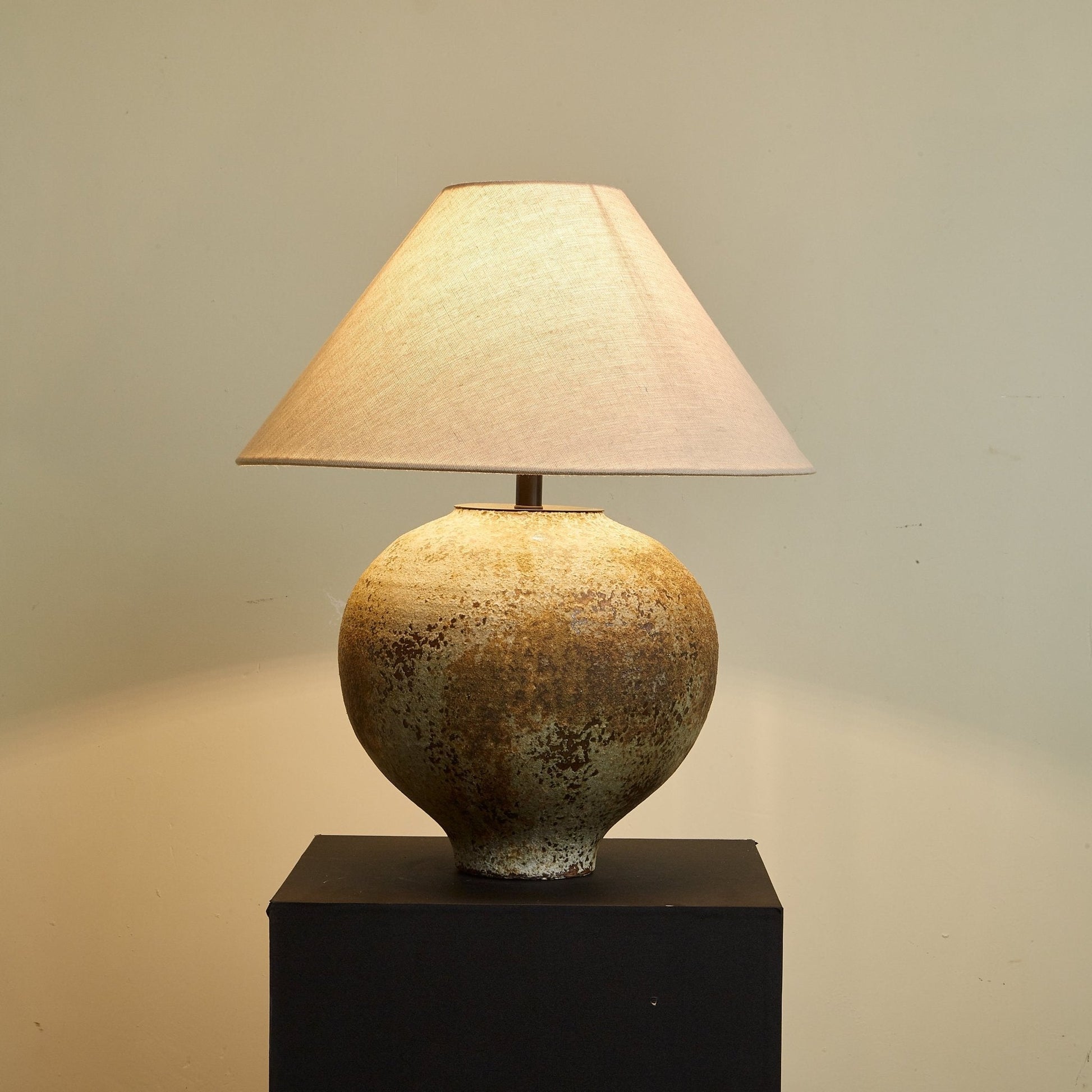 Lirys Modern Ceramics Table Lamp-Neutral Decor