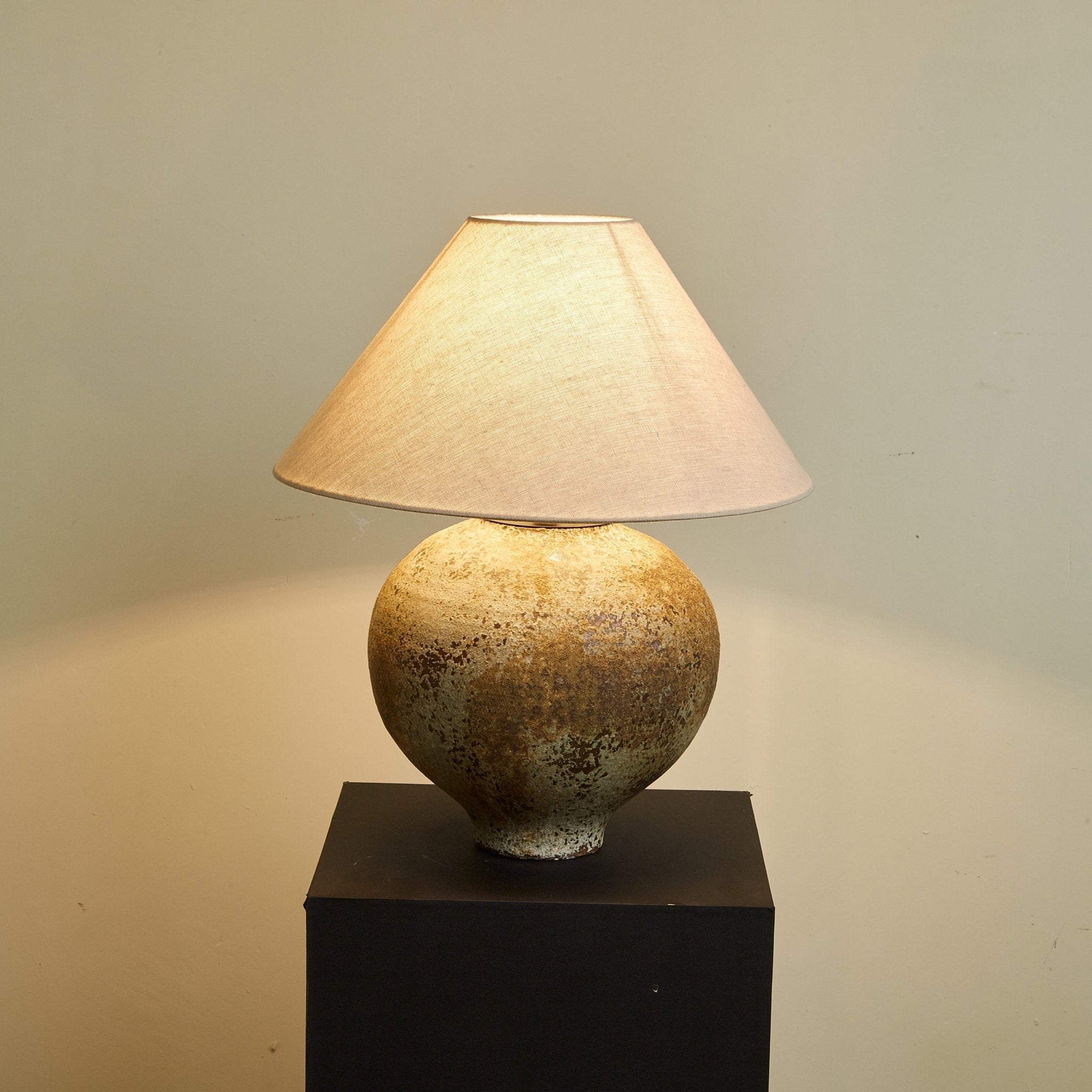 Lirys Modern Ceramics Table Lamp-Neutral Decor