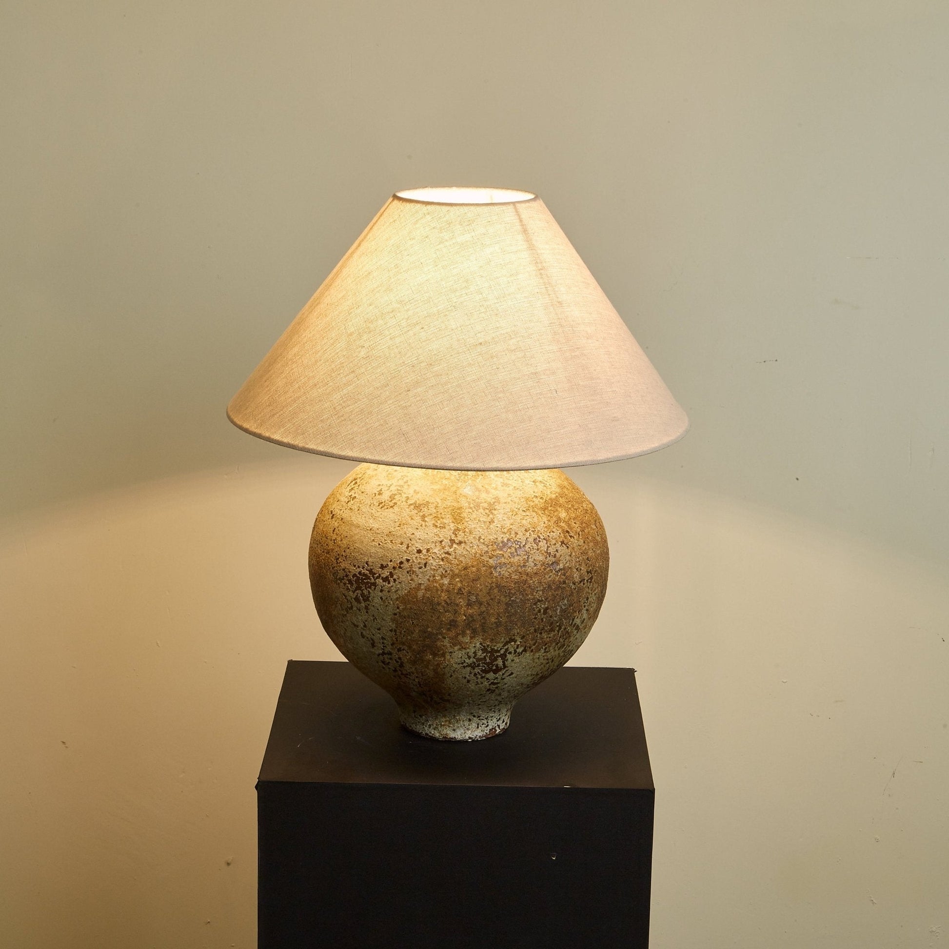 Lirys Modern Ceramics Table Lamp-Neutral Decor