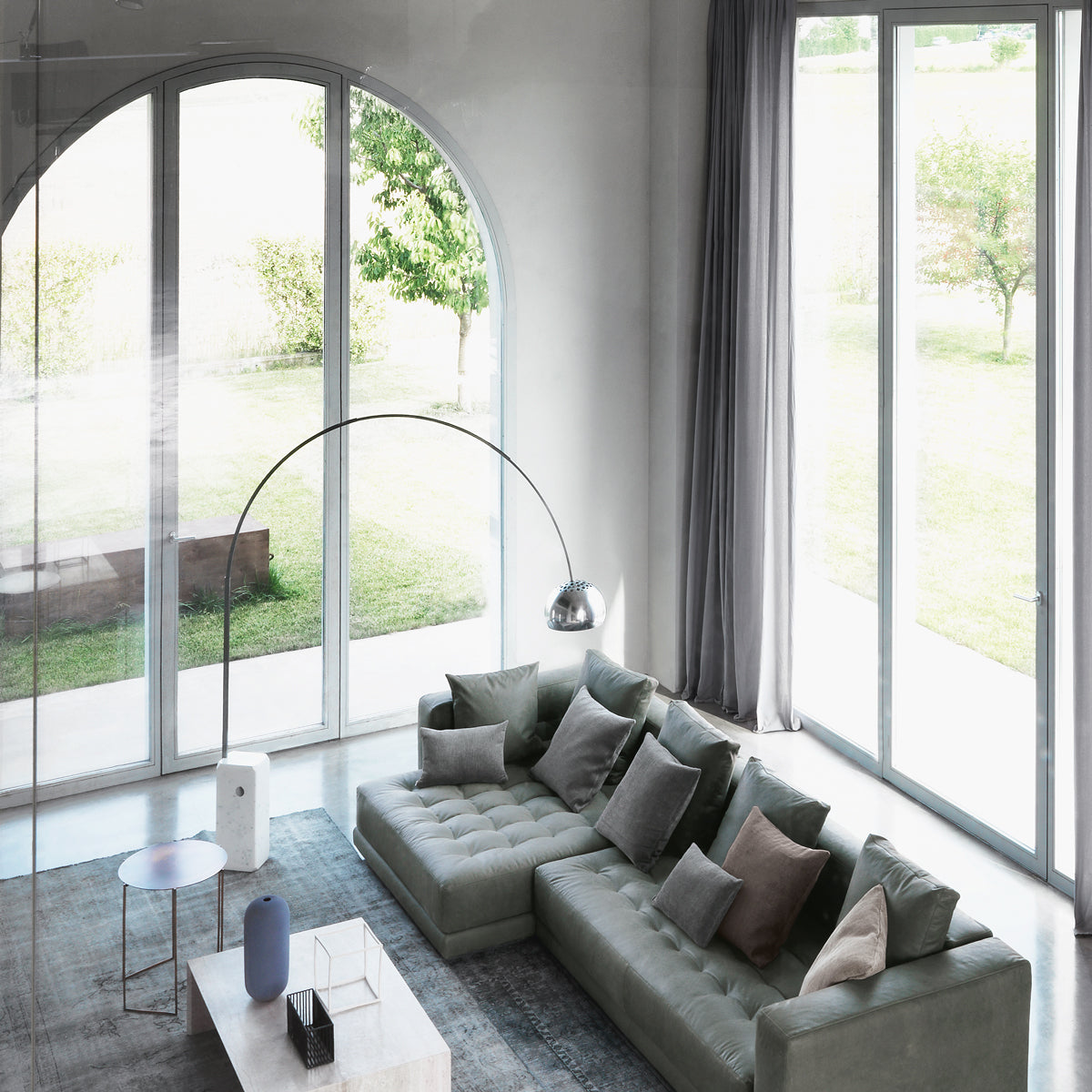 Elara Floor Lamp