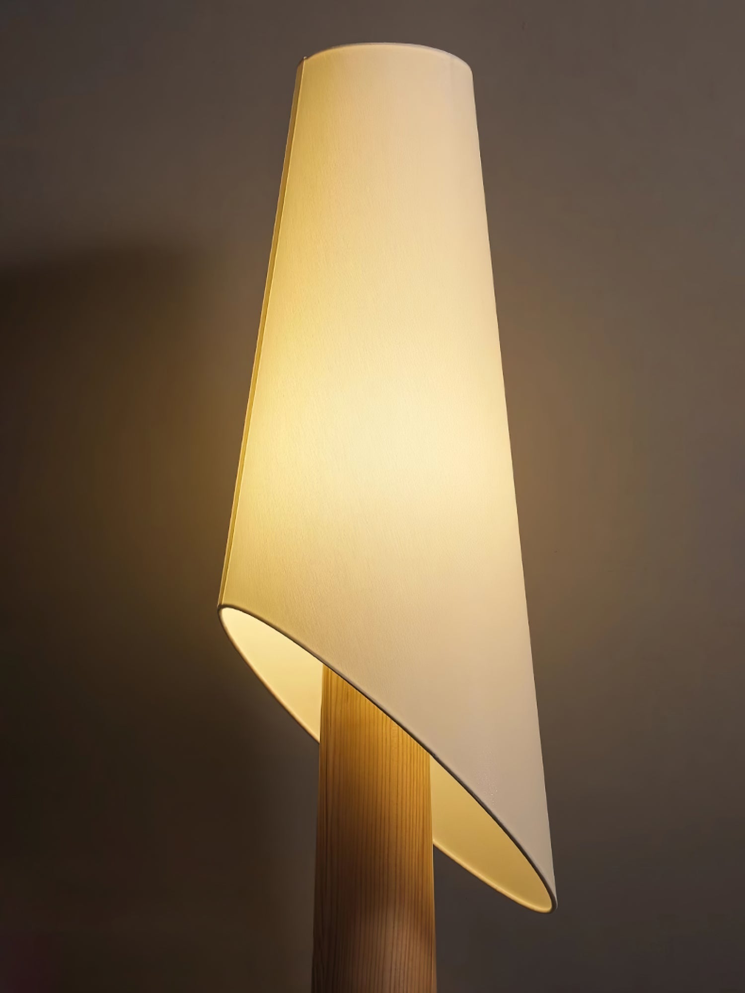 Curven Wood Marble Floor Lamp-Neutral Decor