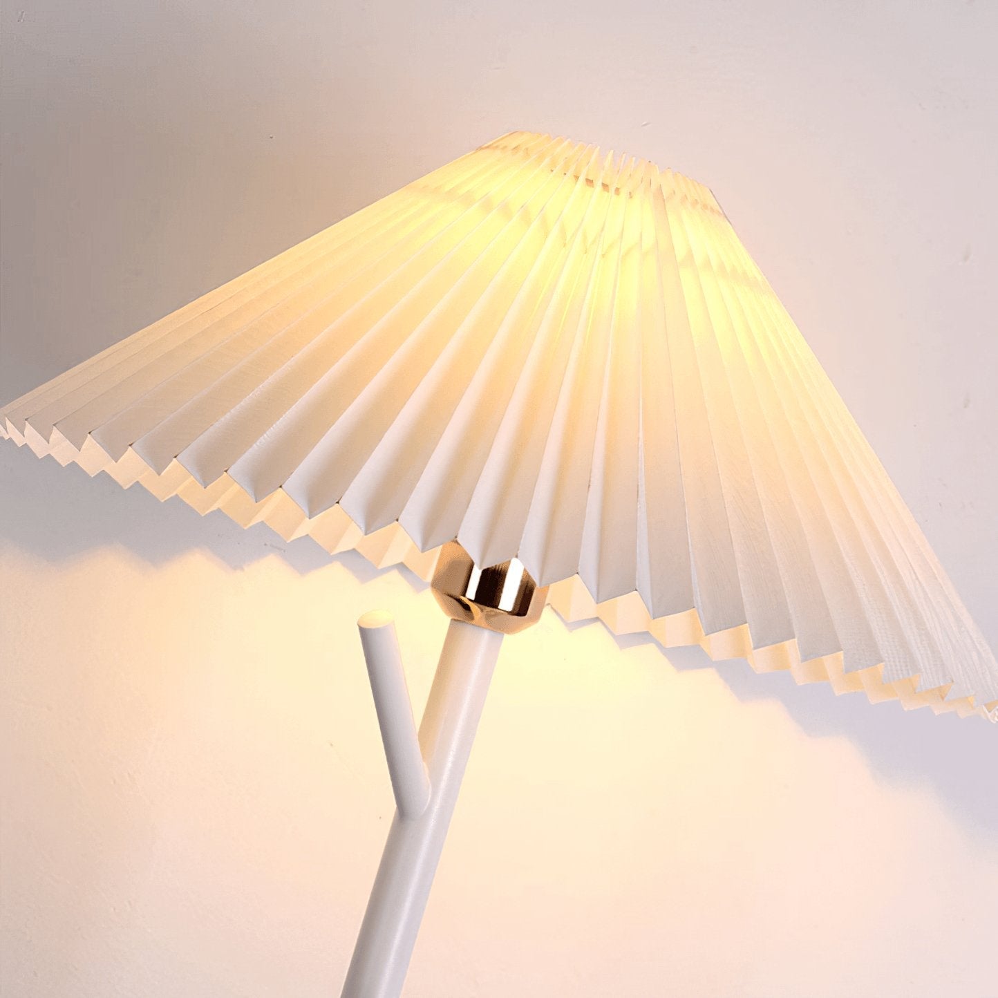 Nora Modern Floor Lamp-Neutral Decor