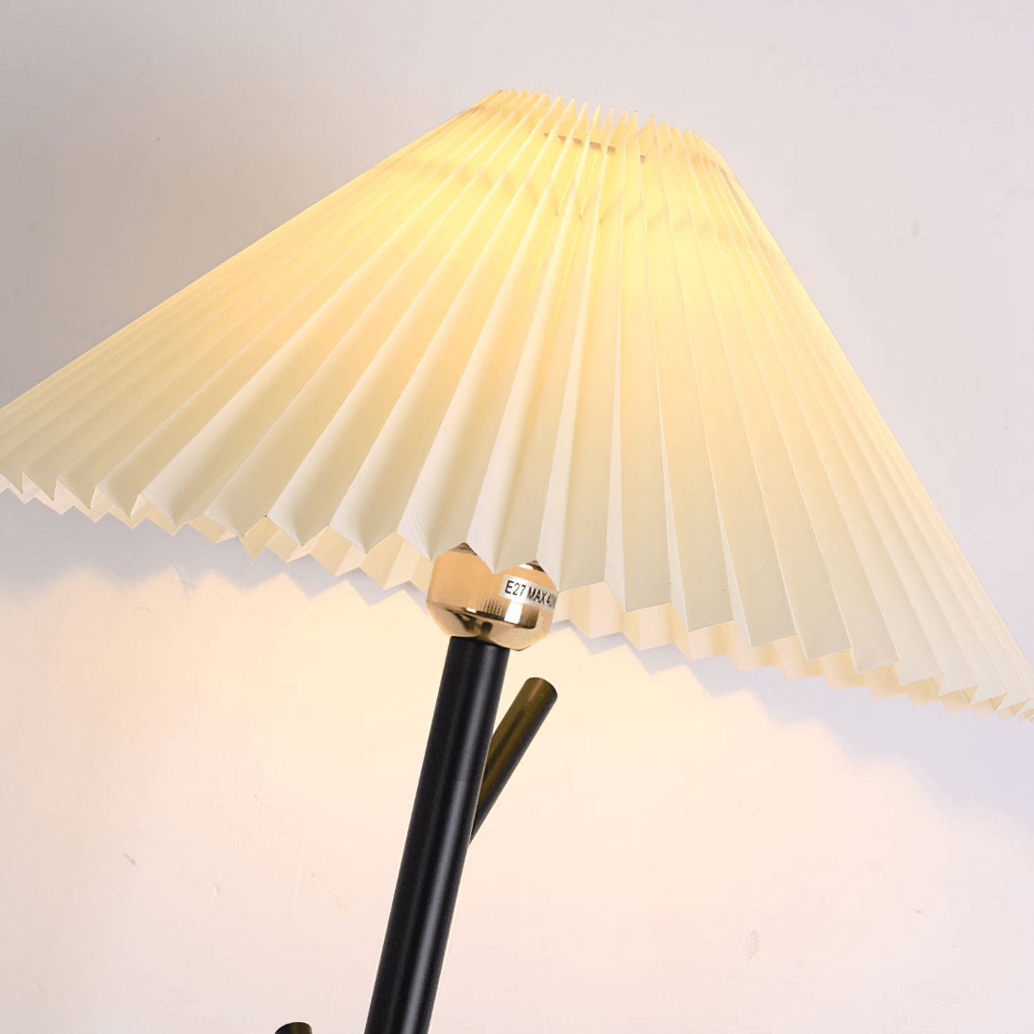 Nora Modern Floor Lamp-Neutral Decor