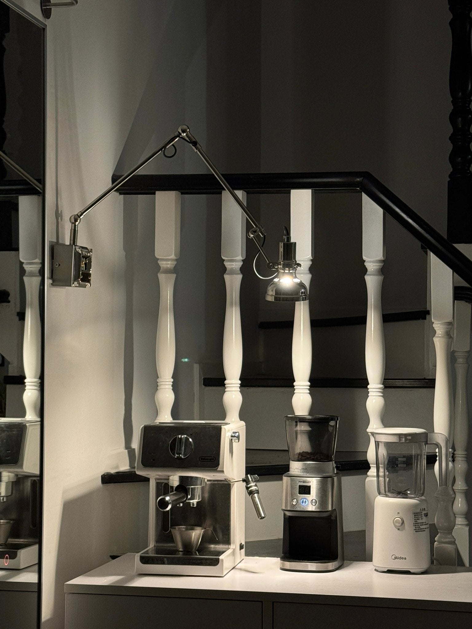 Rue Arm Wall Lamp-Neutral Decor