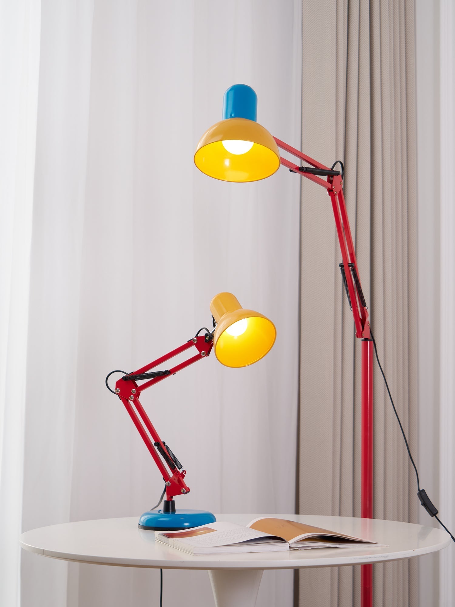 Idoren Playful Floor Lamp-Neutral Decor
