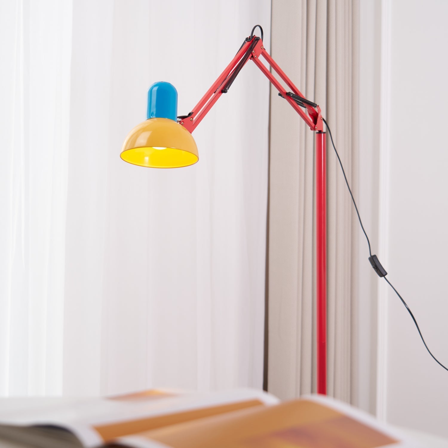 Idoren Playful Floor Lamp-Neutral Decor