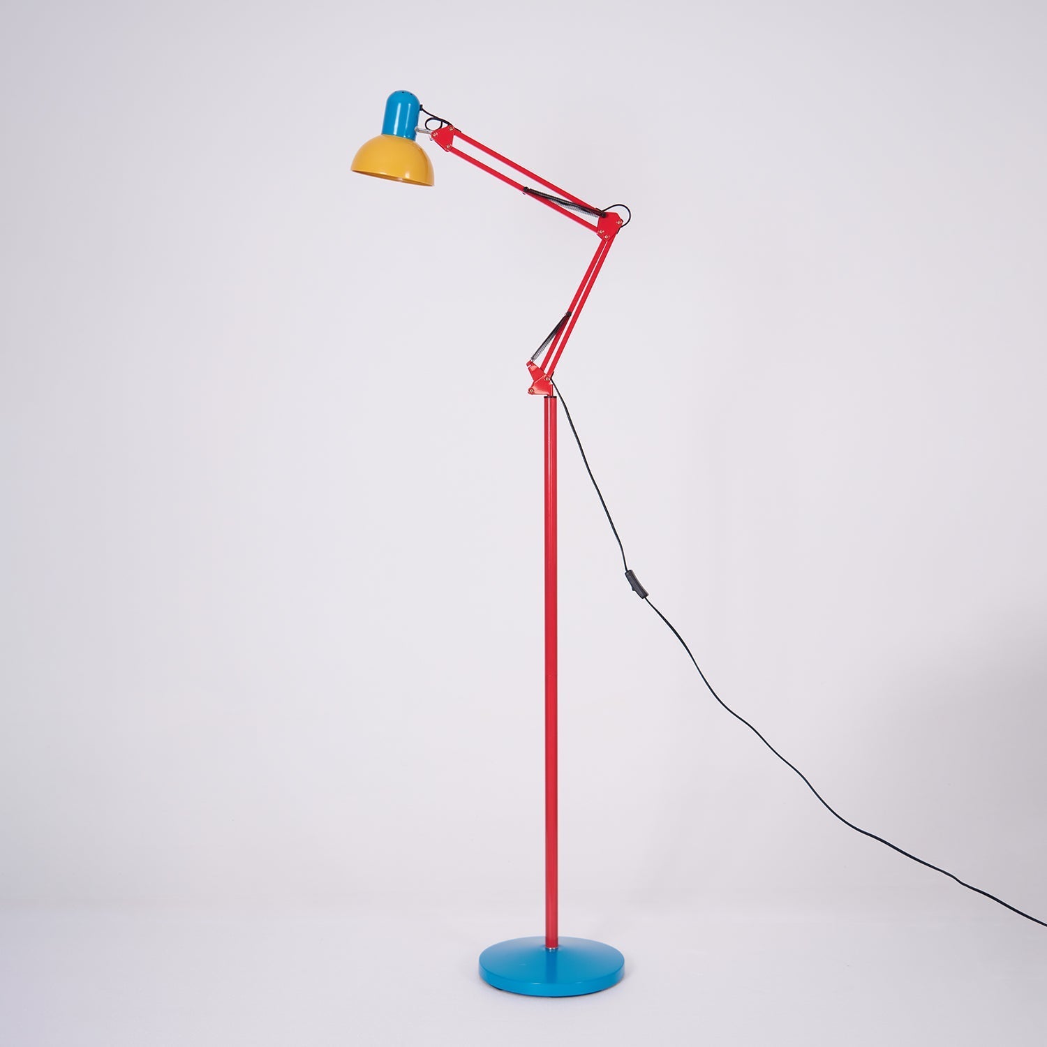 Idoren Playful Floor Lamp-Neutral Decor