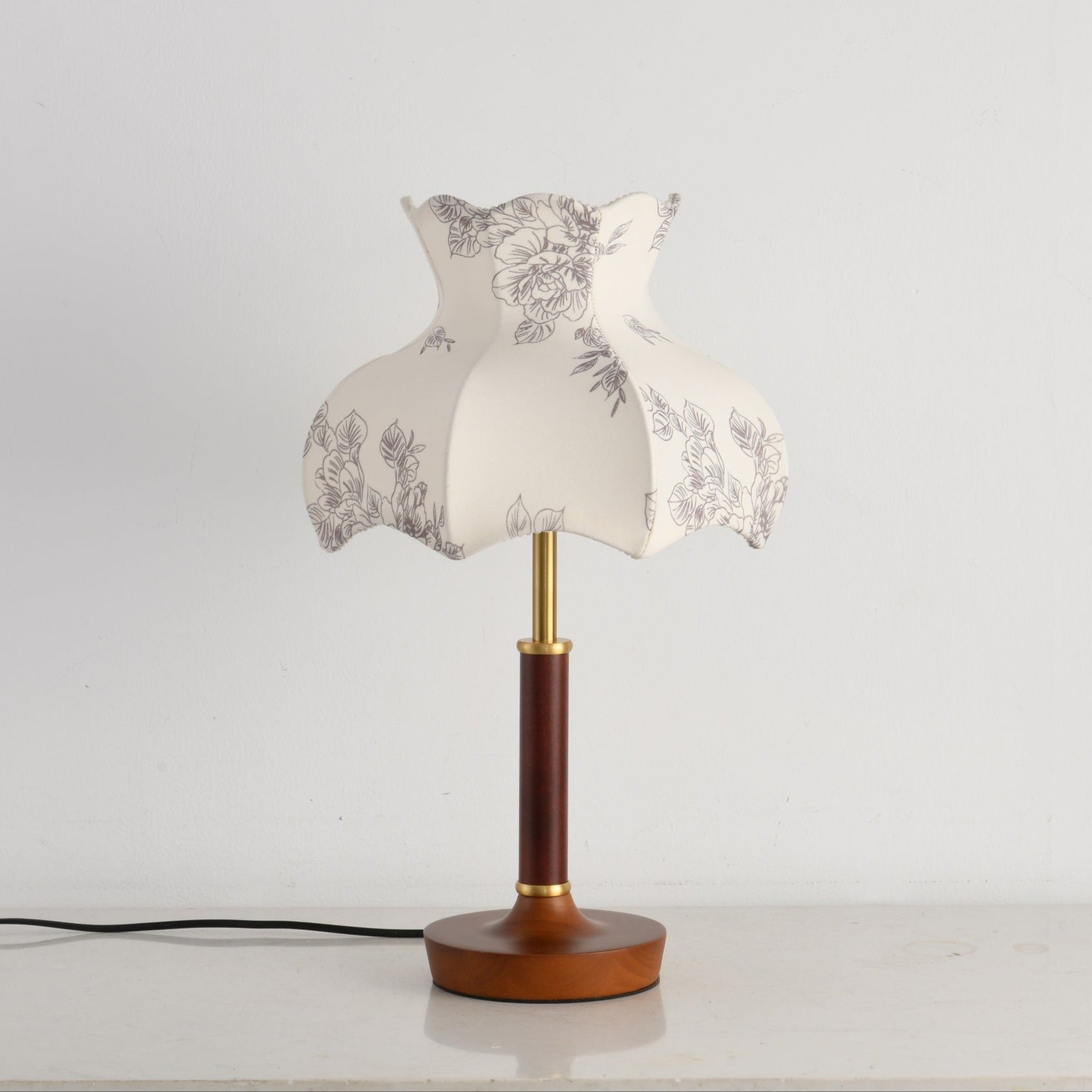 Naomi Vintage Table Lamp-Neutral Decor