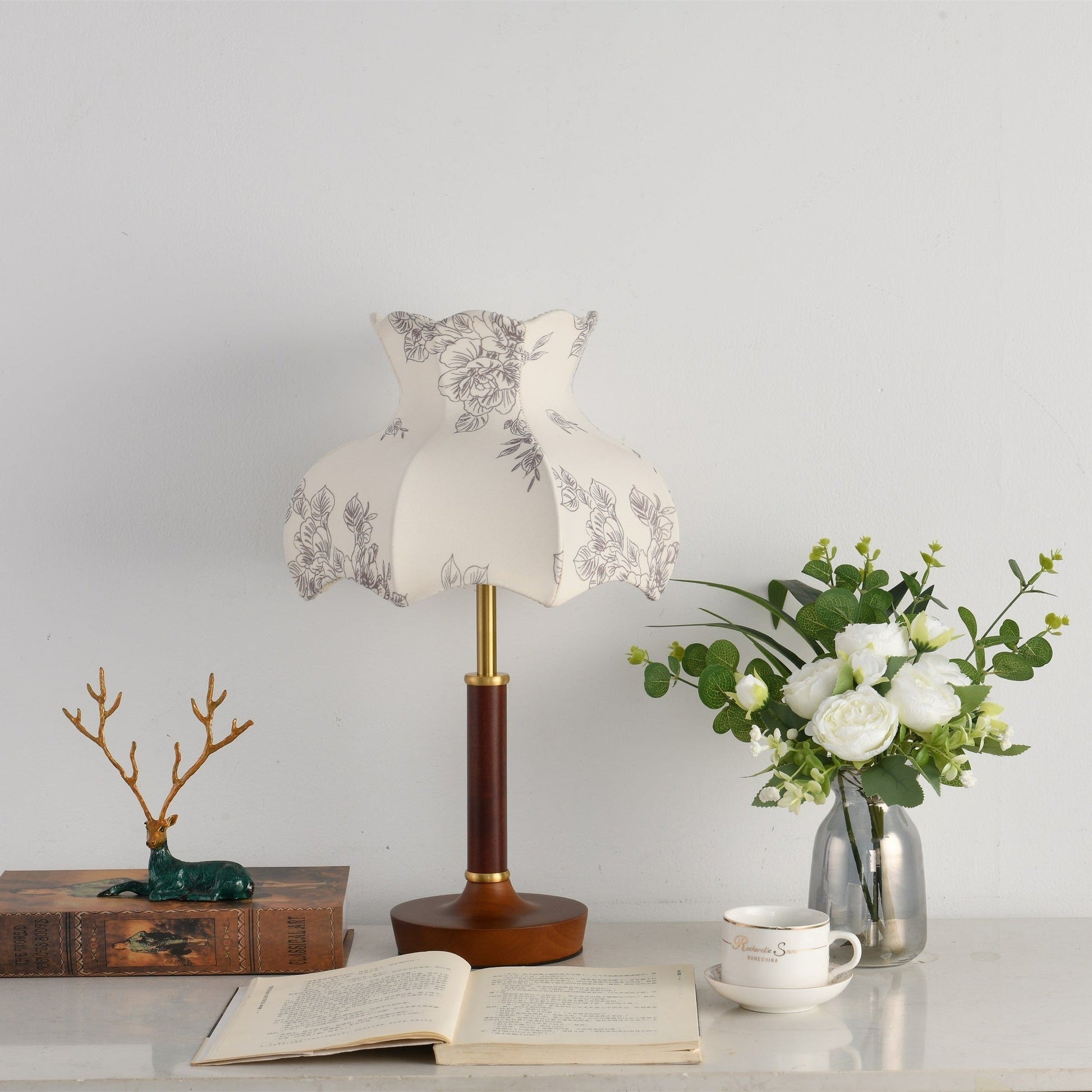 Naomi Vintage Table Lamp-Neutral Decor