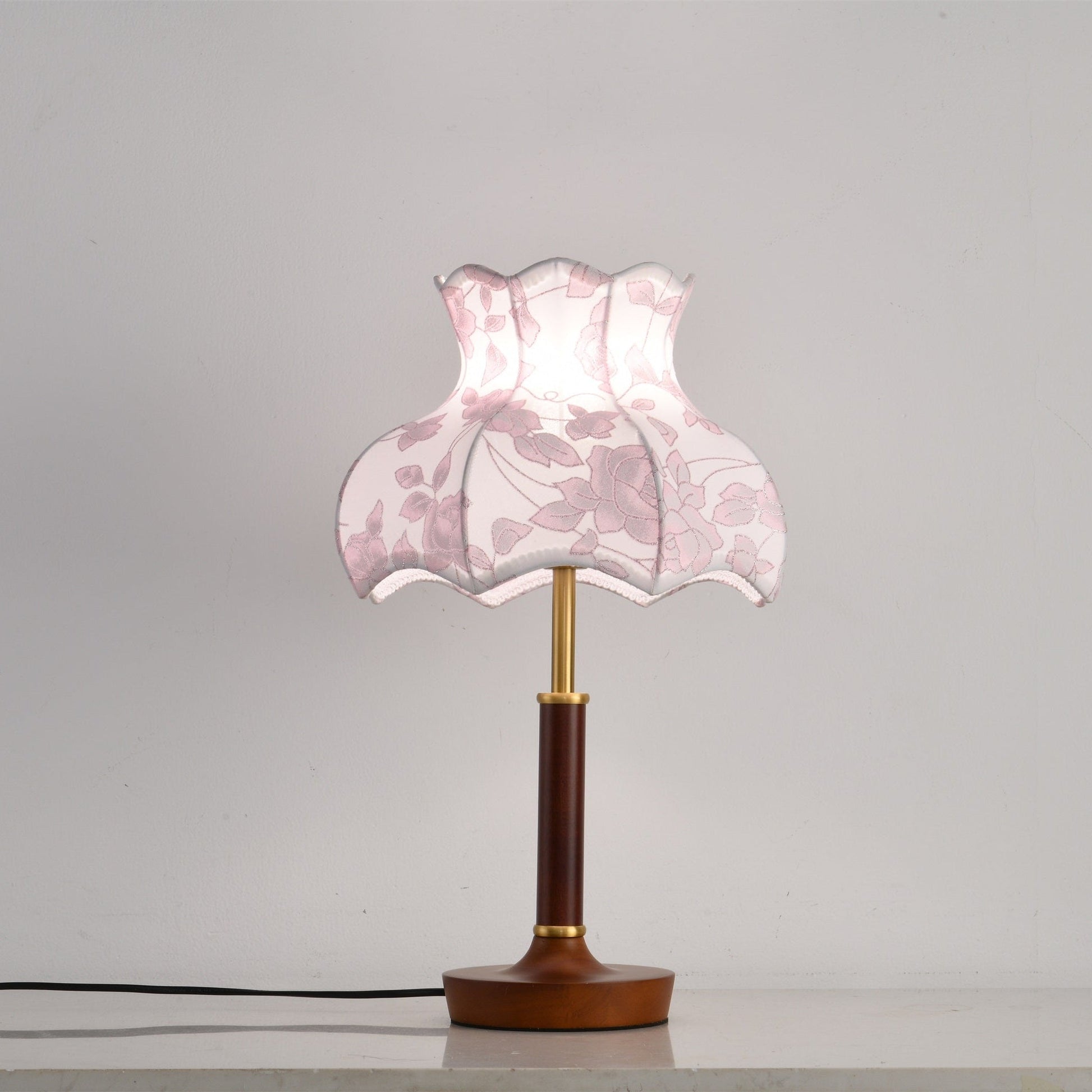 Naomi Vintage Table Lamp-Neutral Decor