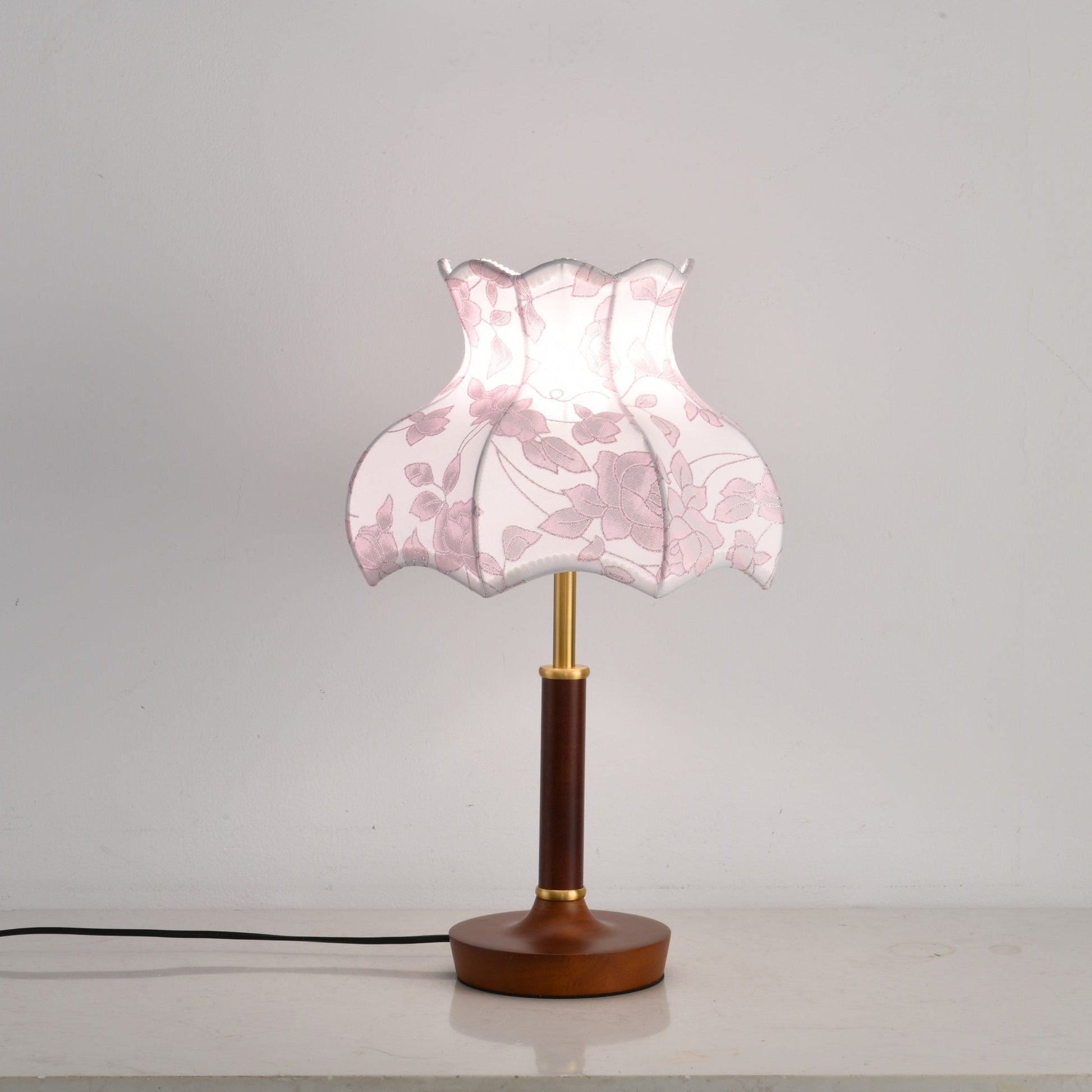 Naomi Vintage Table Lamp-Neutral Decor