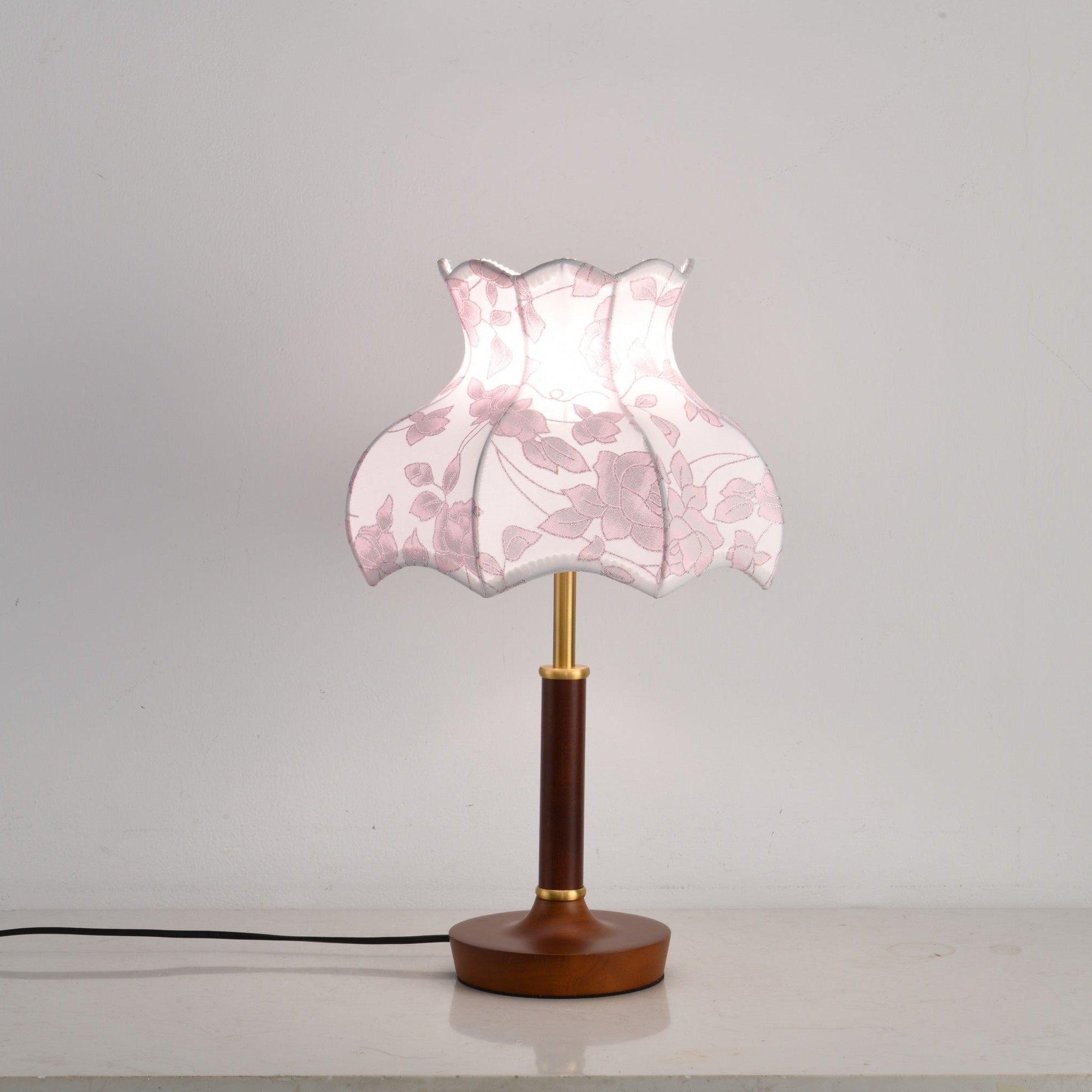 Naomi Vintage Table Lamp-Neutral Decor