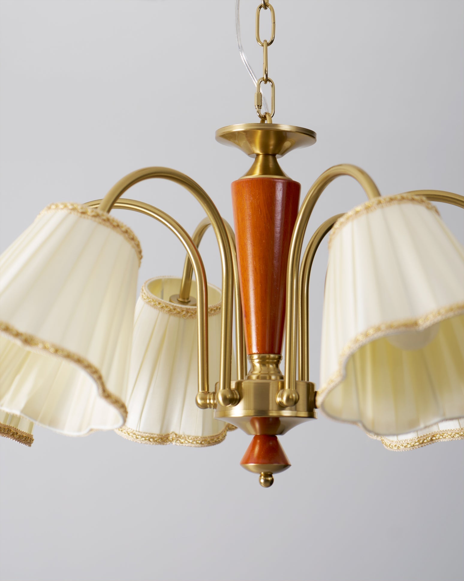 Elijh Vintage Chandelier-Neutral Decor