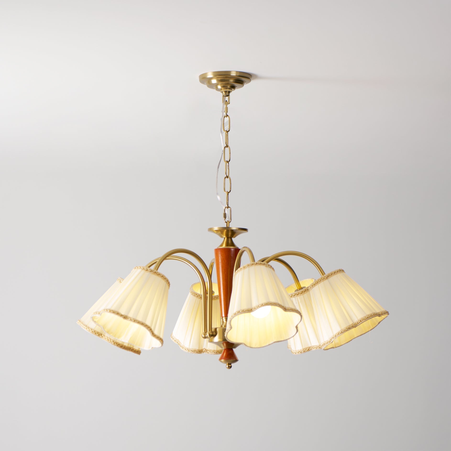 Elijh Vintage Chandelier-Neutral Decor