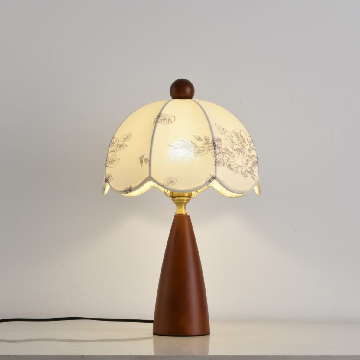 Ruby Vintage Table Lamp-Neutral Decor