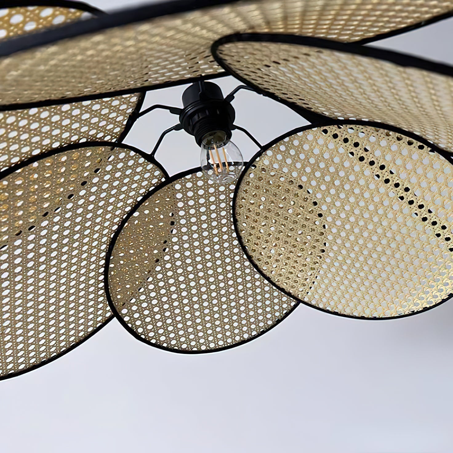 Ulrinel Chandelier
