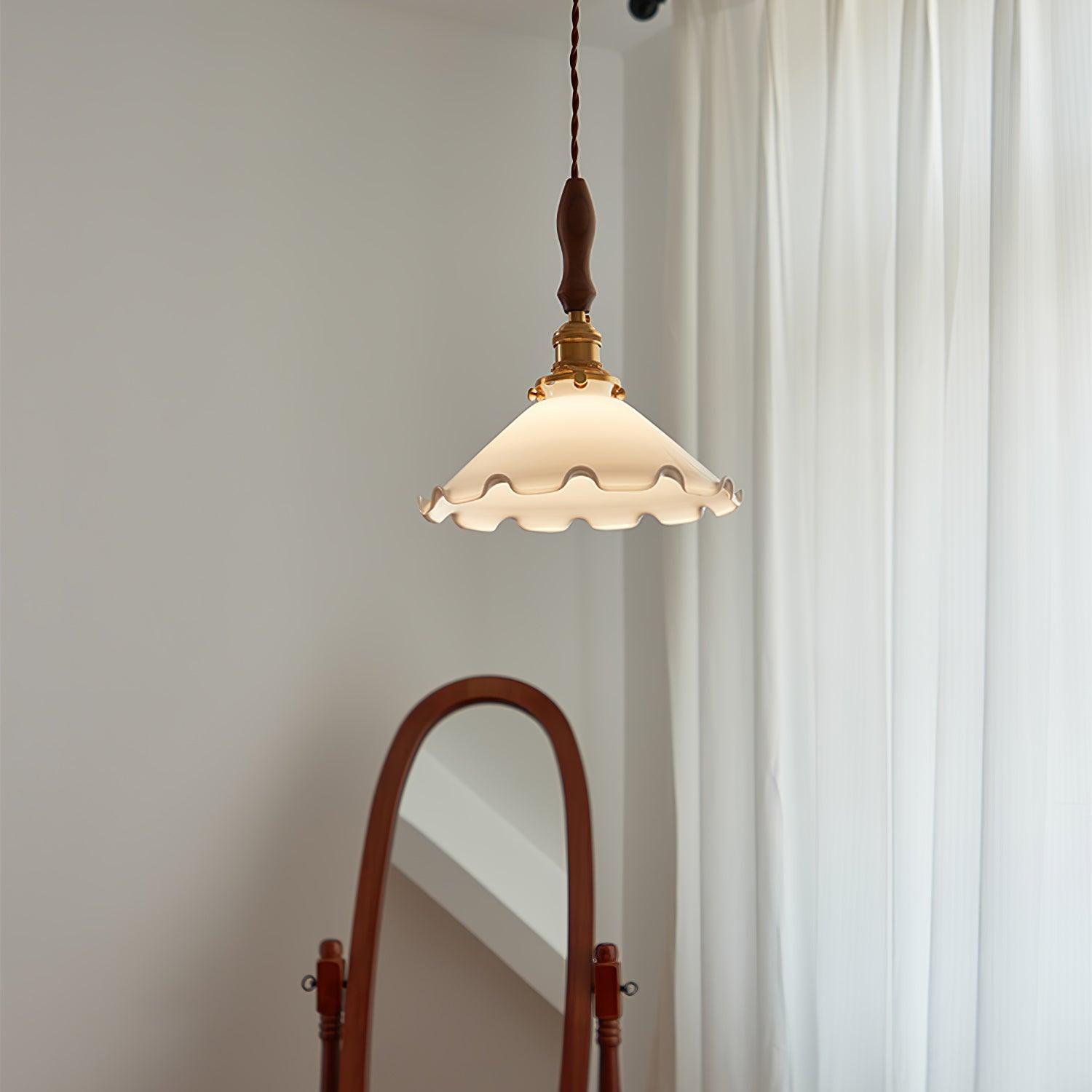Questa Pendant Lamp Glass Wavy Shade Vintage Living Room-Neutral Decor