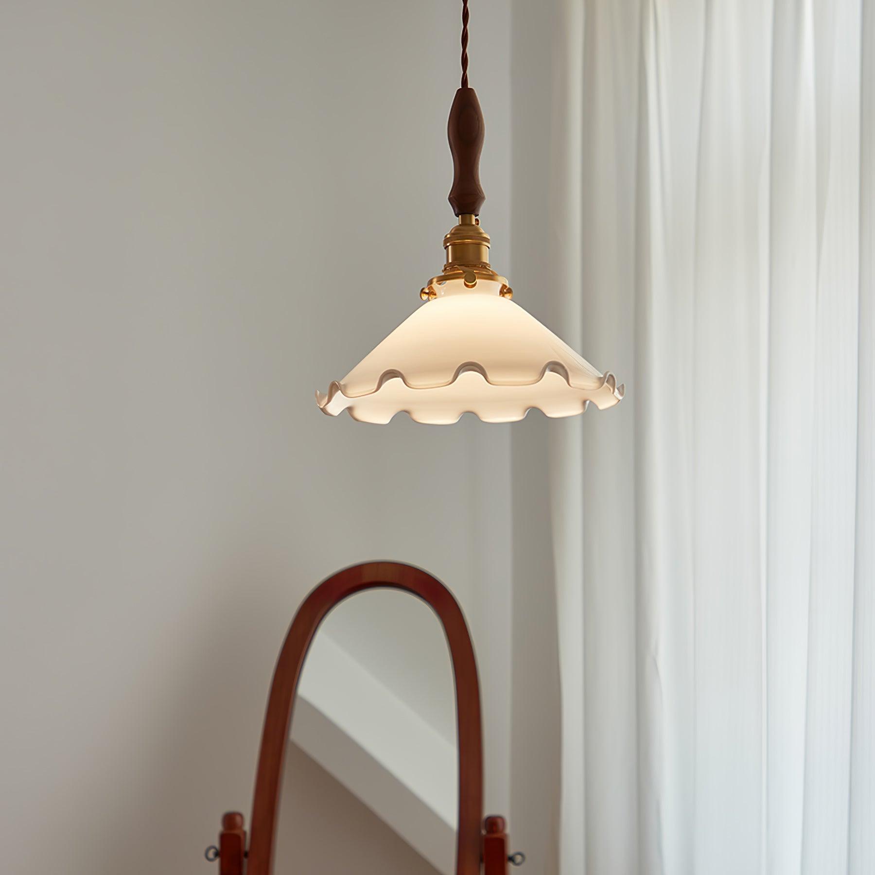 Questa Pendant Lamp Glass Wavy Shade Vintage Living Room-Neutral Decor