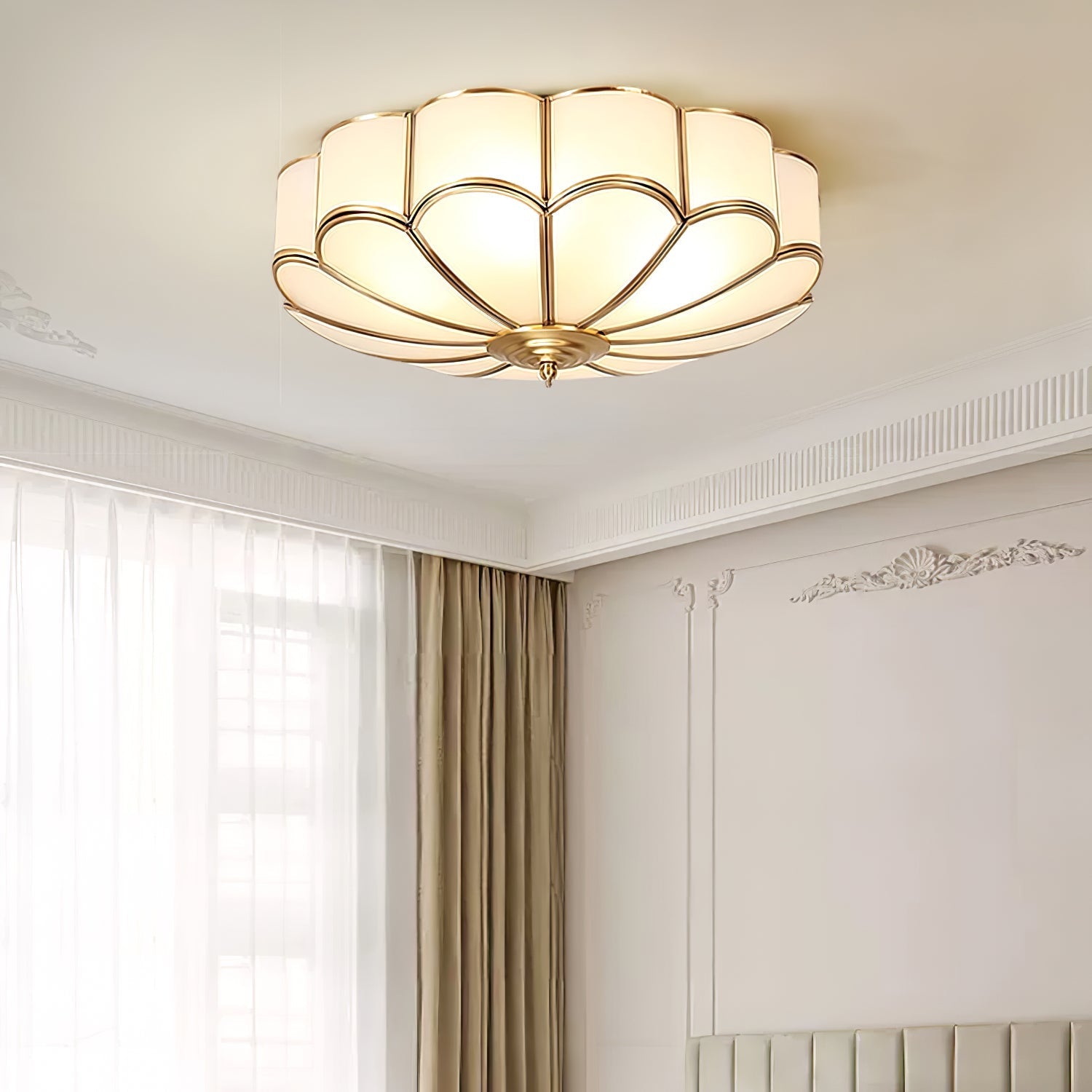 Lustra Ceiling Light Flower Shape Glass Brass-Neutral Decor