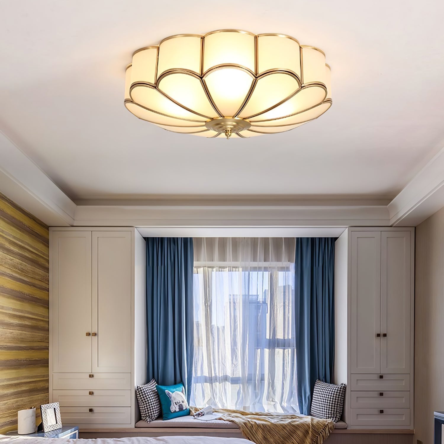 Lustra Ceiling Light Flower Shape Glass Brass-Neutral Decor