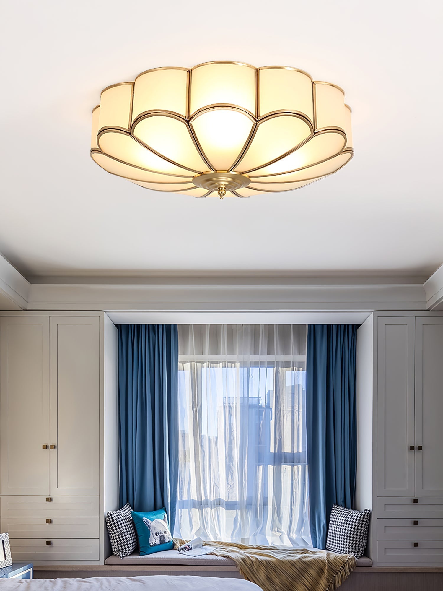 Lustra Ceiling Light Flower Shape Glass Brass-Neutral Decor