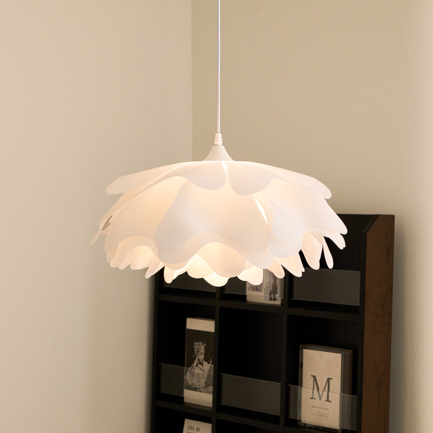 Niv Floral Pendant Lamp-Neutral Decor