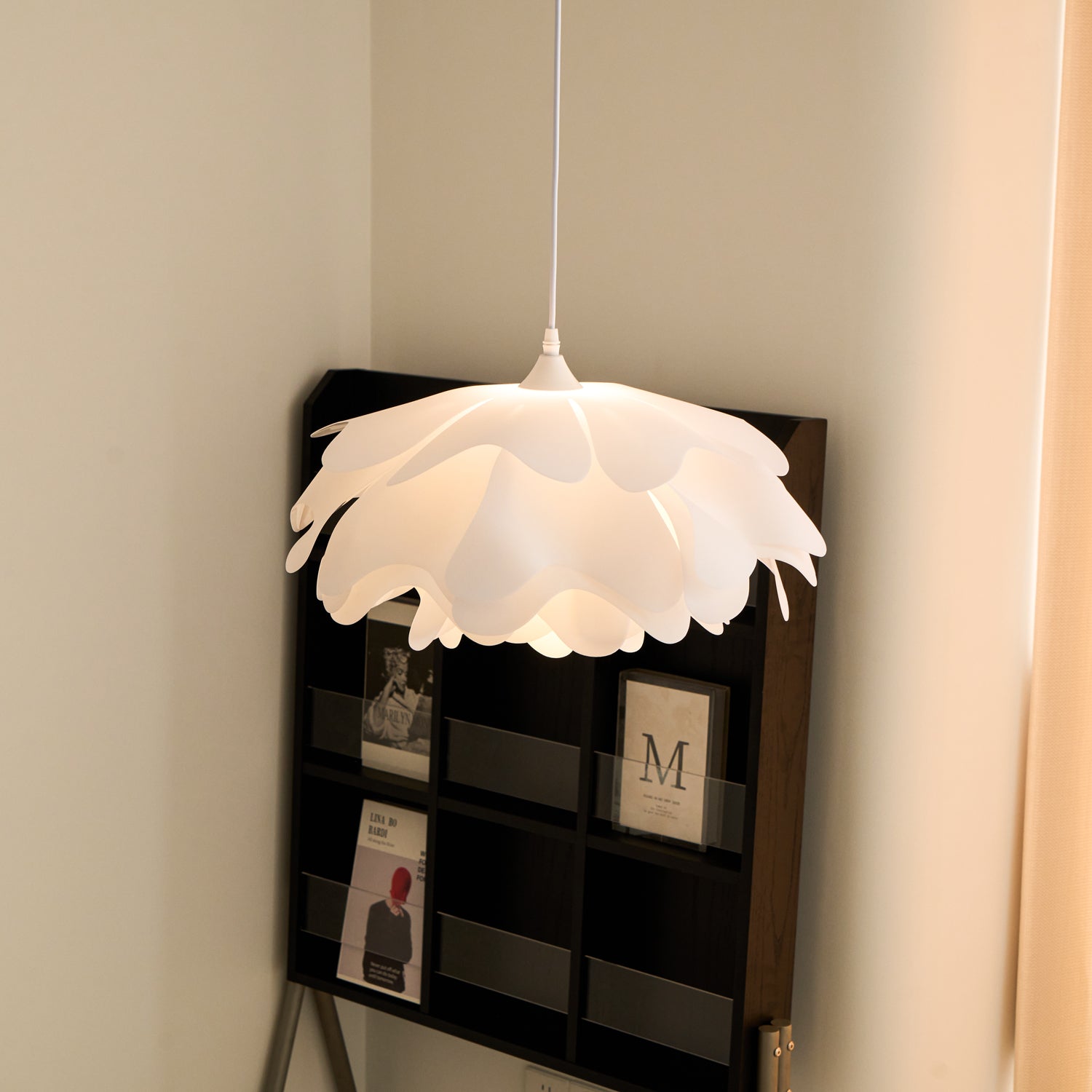 Niv Floral Pendant Lamp-Neutral Decor