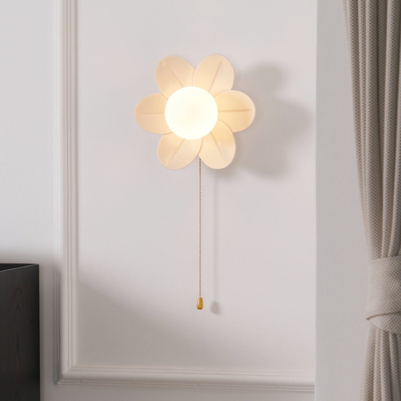 Bov Nordic Art Flowers Resin Wall Lamp-Neutral Decor