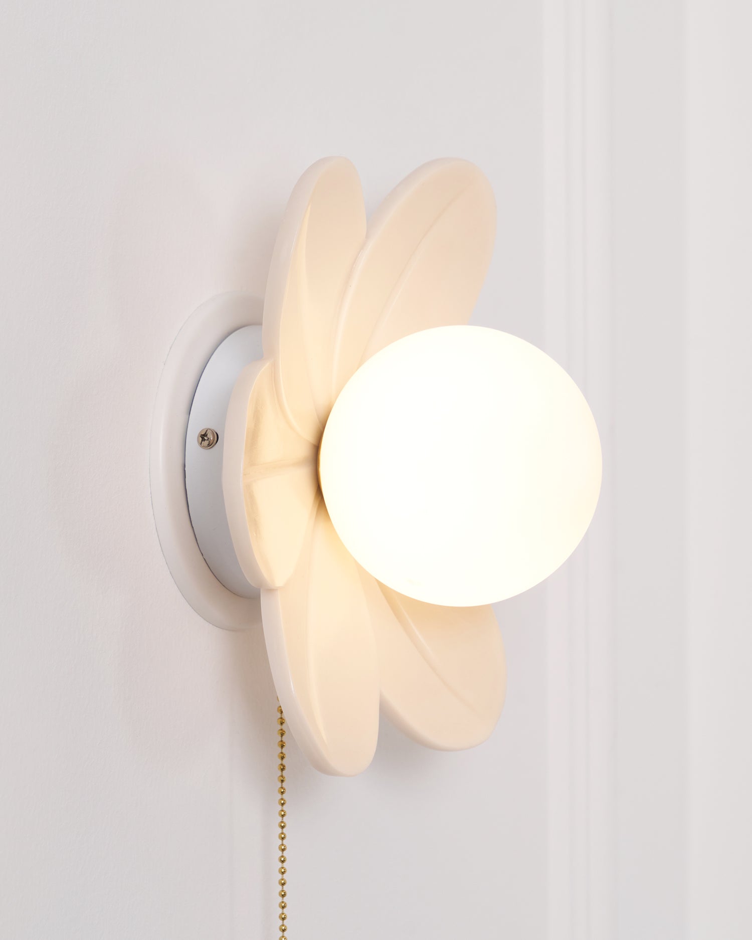 Bov Nordic Art Flowers Resin Wall Lamp-Neutral Decor