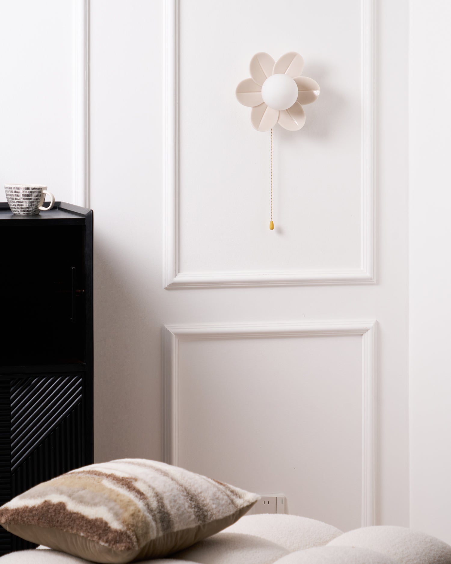Bov Nordic Art Flowers Resin Wall Lamp-Neutral Decor